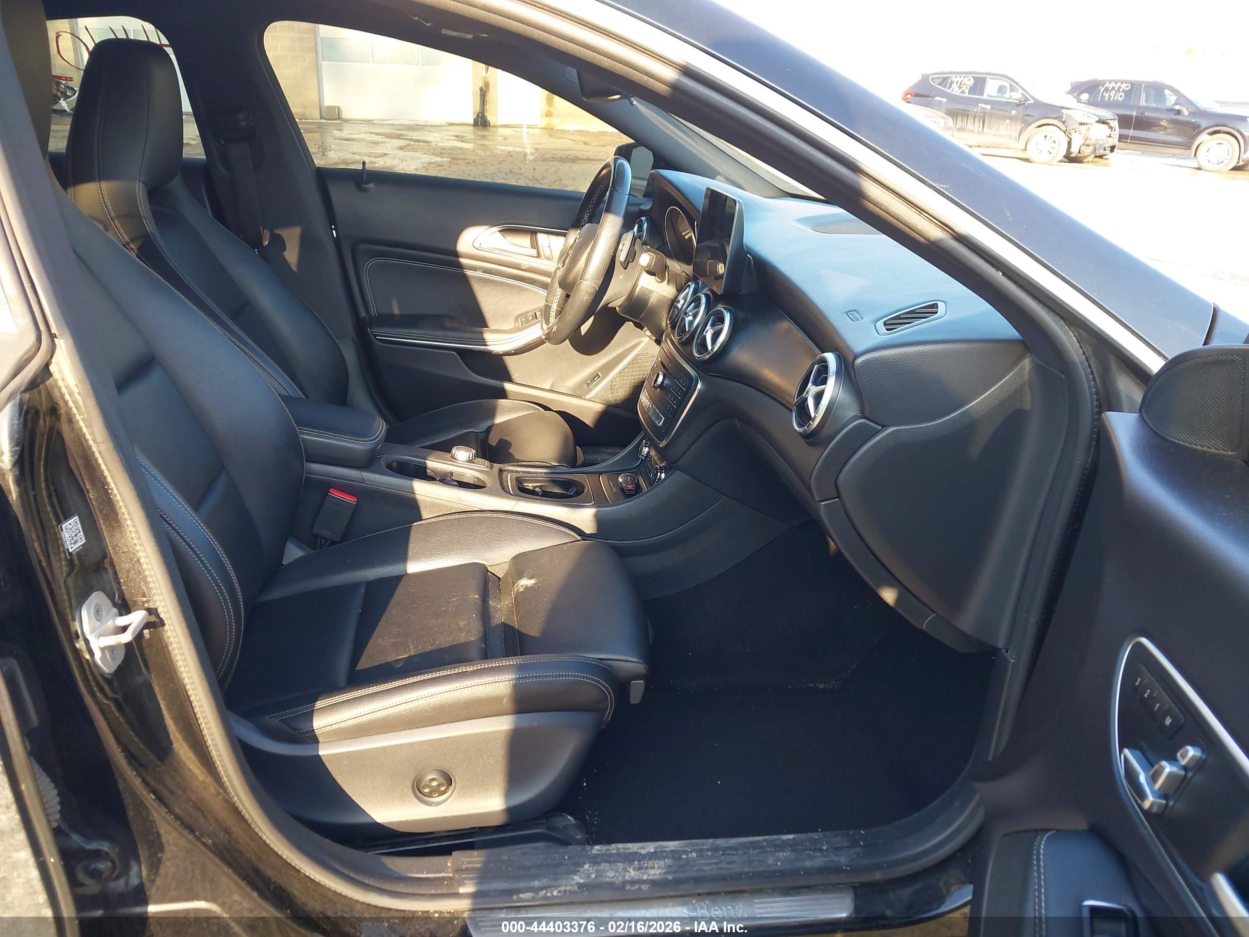 MERCEDES-BENZ CLA image 5