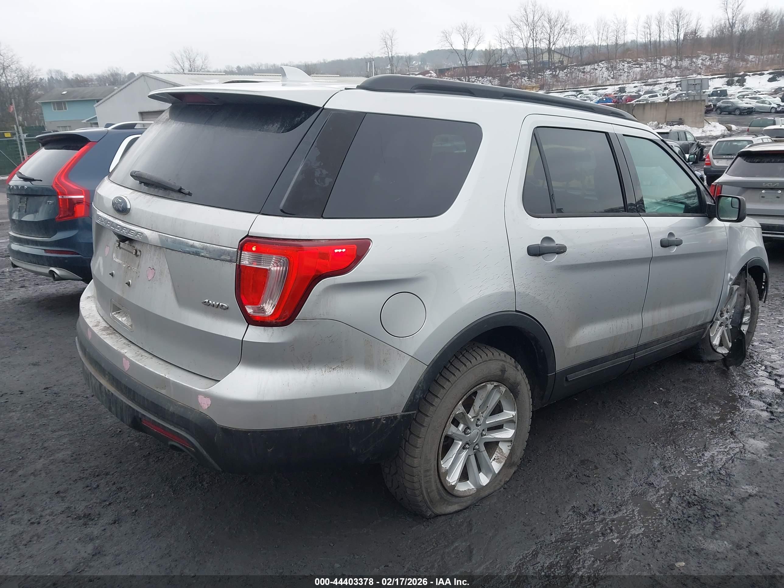 FORD EXPLORER image 4