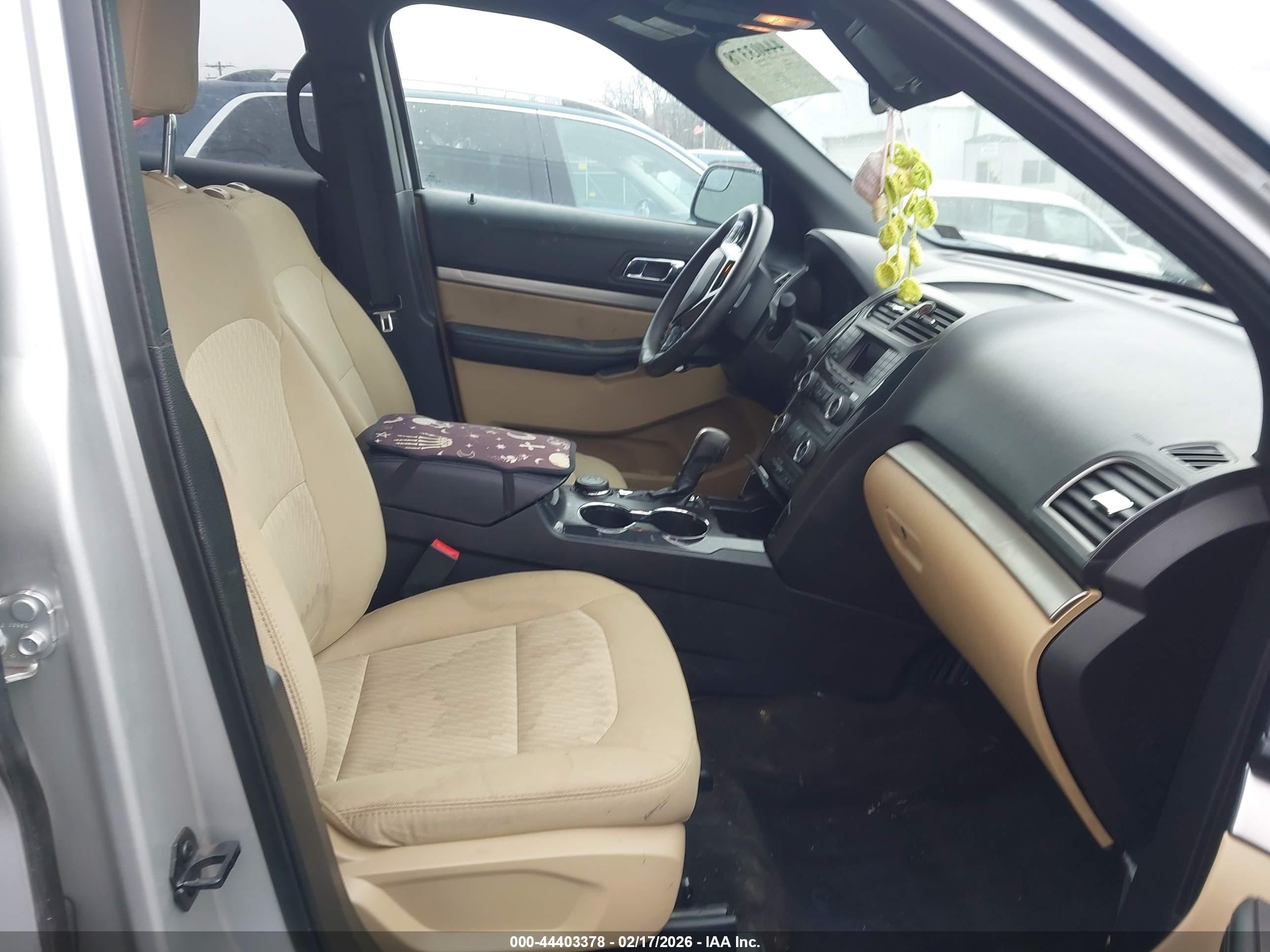 FORD EXPLORER image 5
