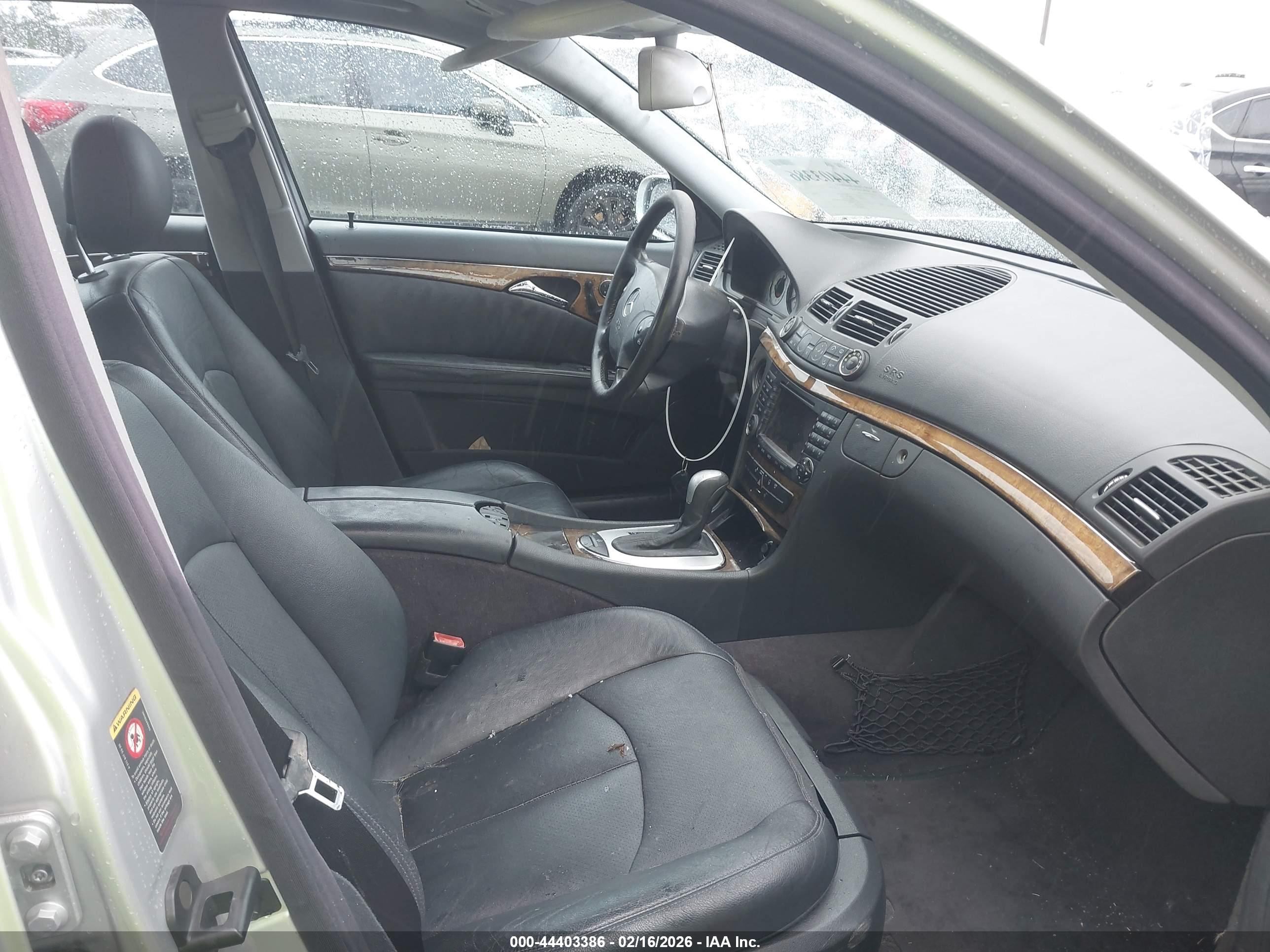 MERCEDES-BENZ E image 5