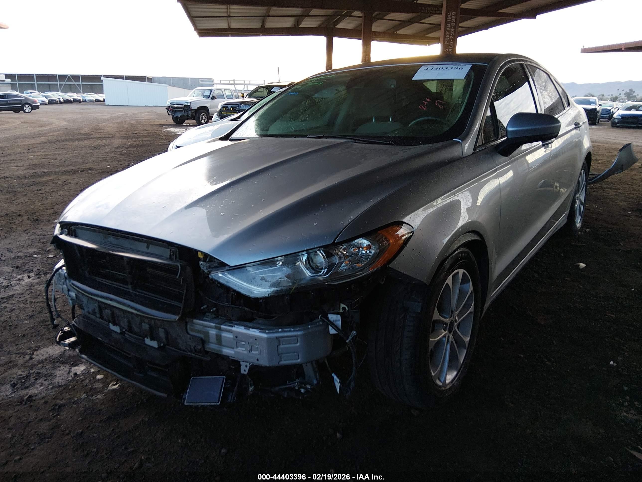 FORD FUSION image 2