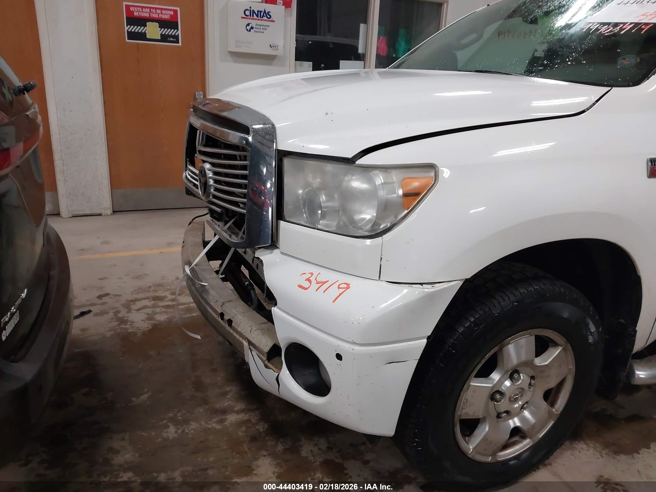 TOYOTA TUNDRA image 6