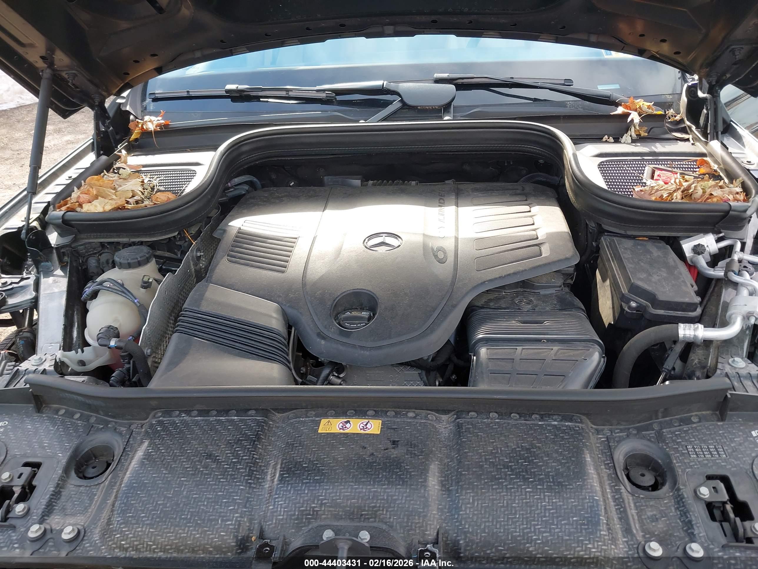 MERCEDES-BENZ GLS image 10