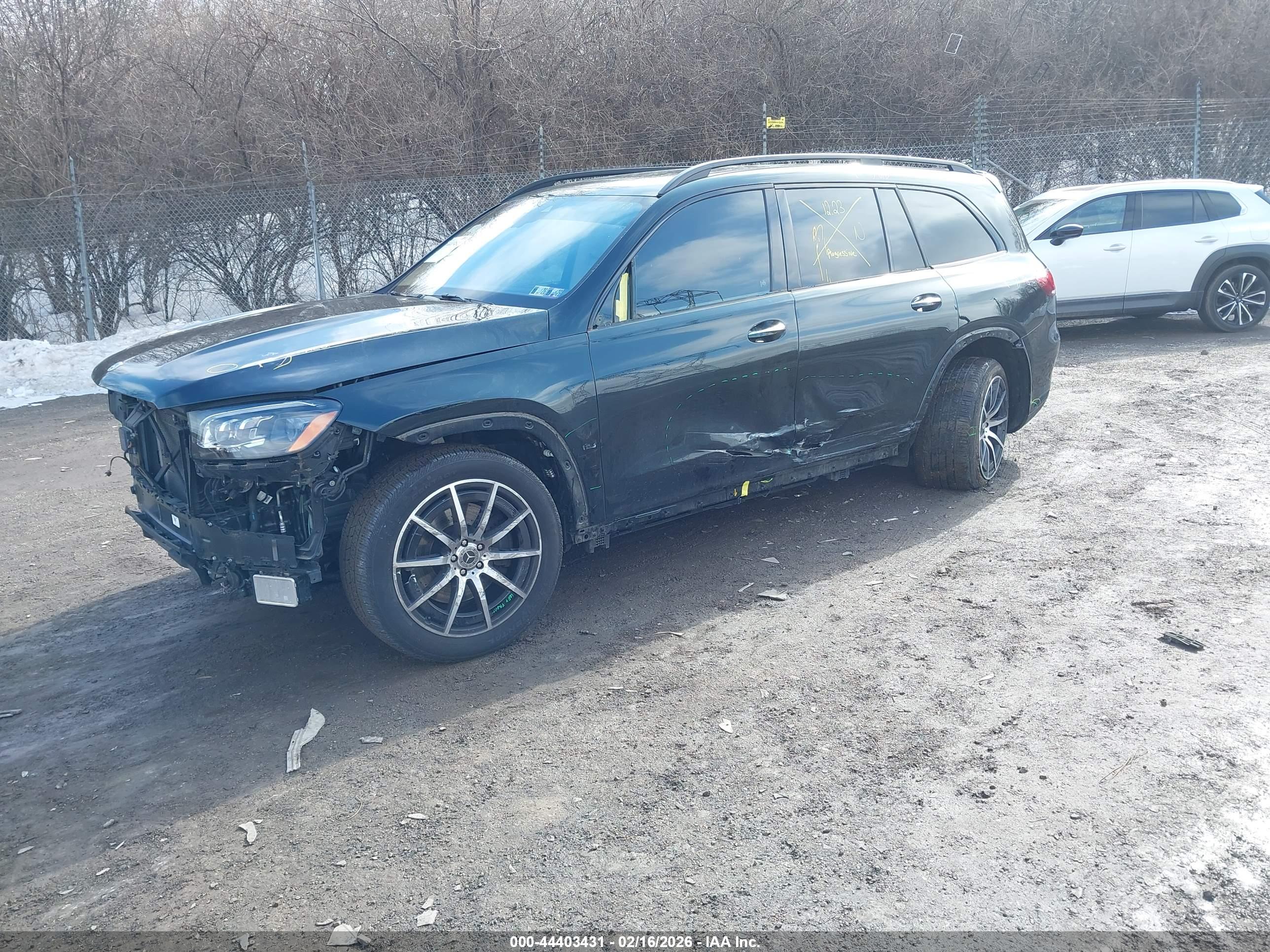 MERCEDES-BENZ GLS image 2