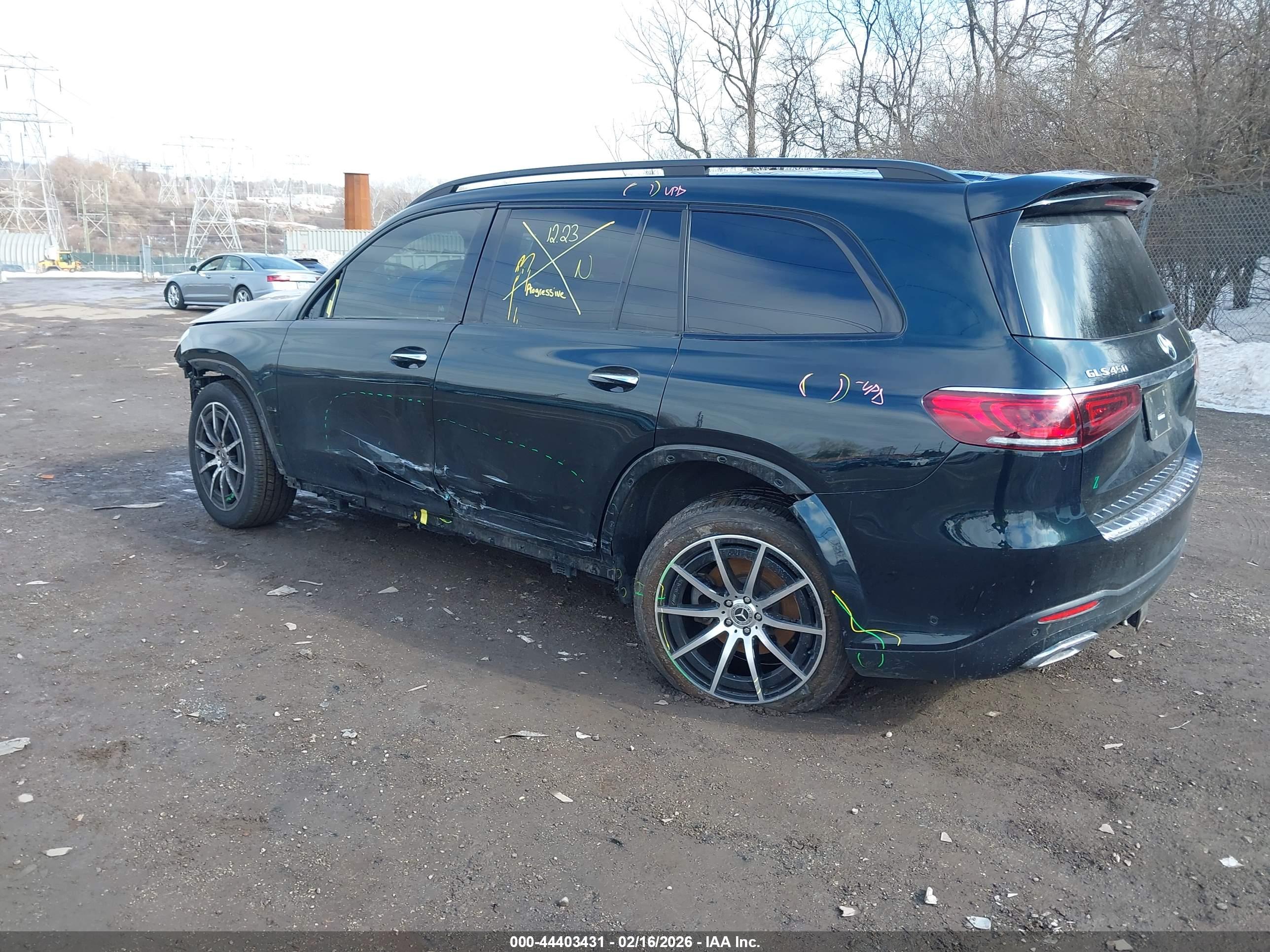MERCEDES-BENZ GLS image 3