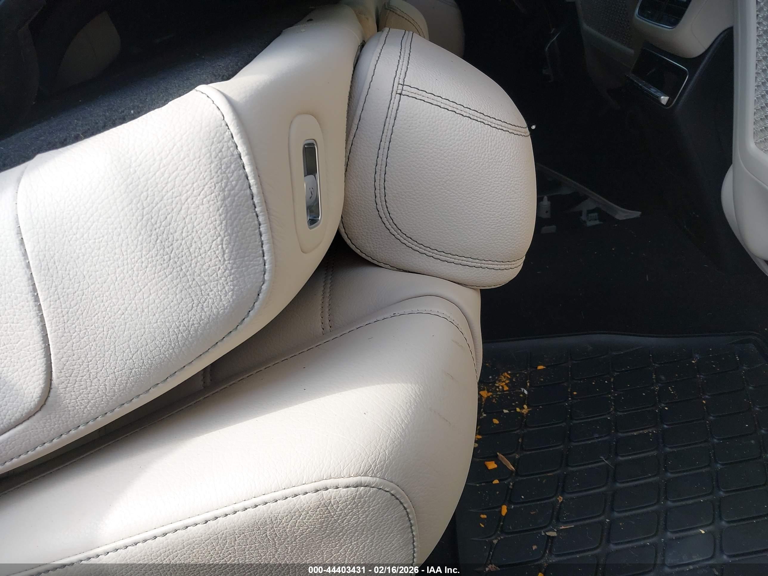 MERCEDES-BENZ GLS image 8