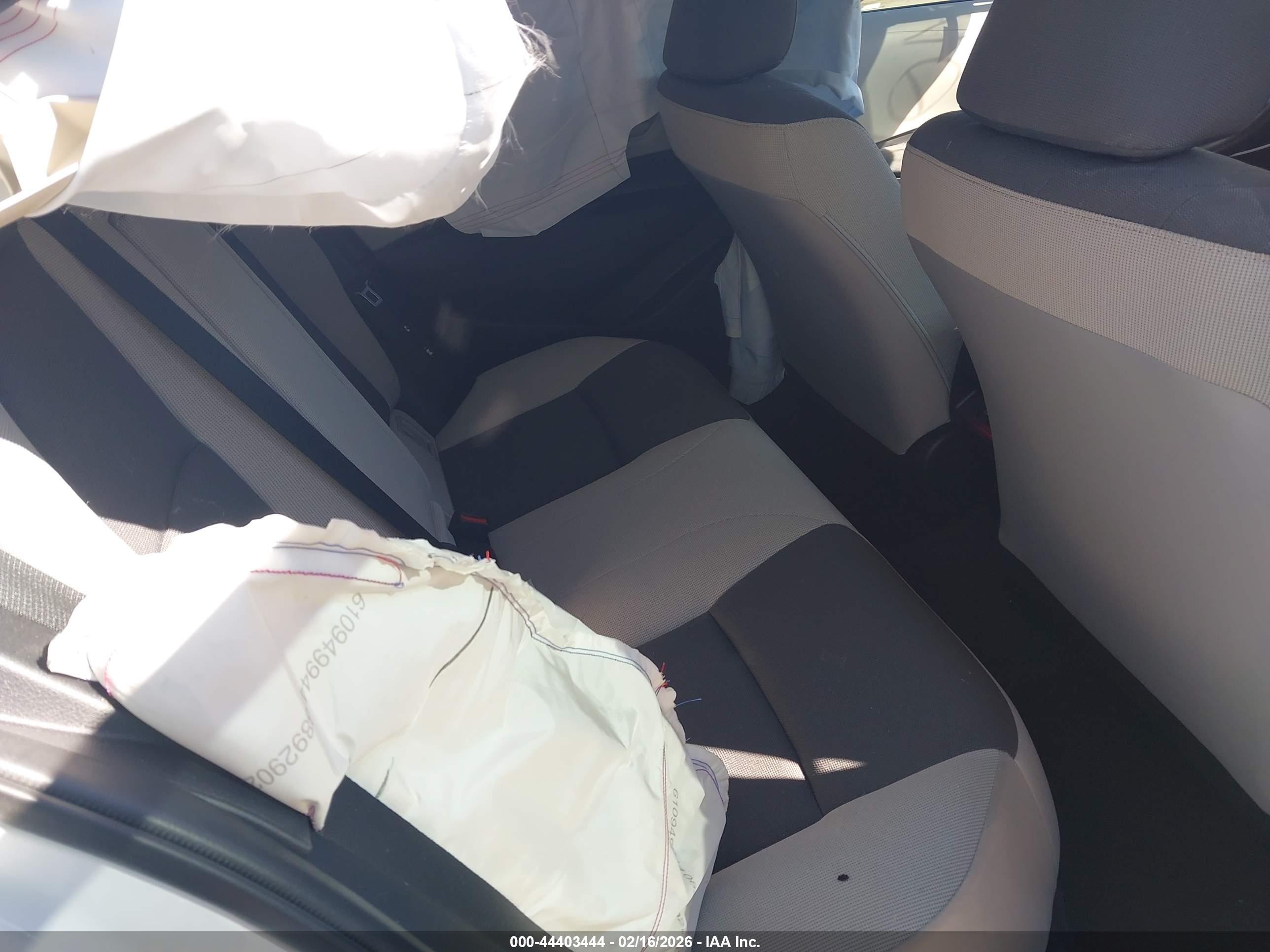 TOYOTA COROLLA image 8