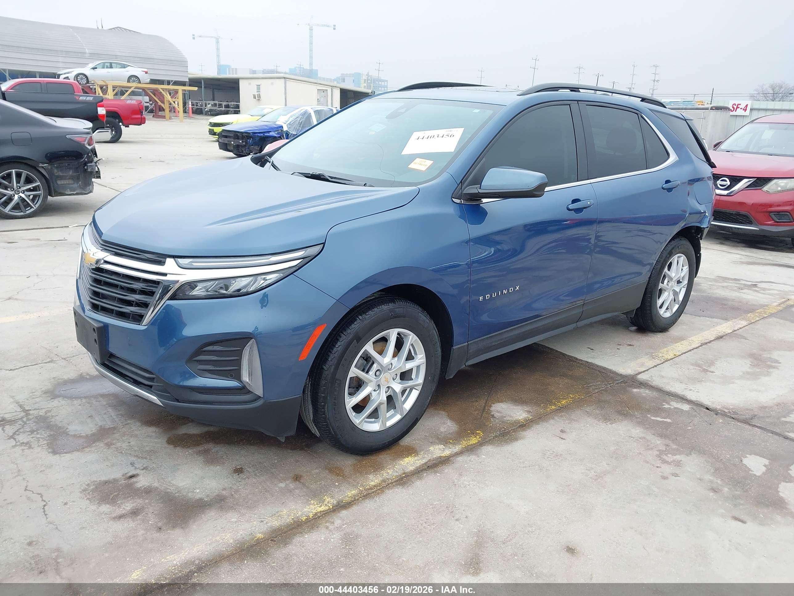 CHEVROLET EQUINOX image 2