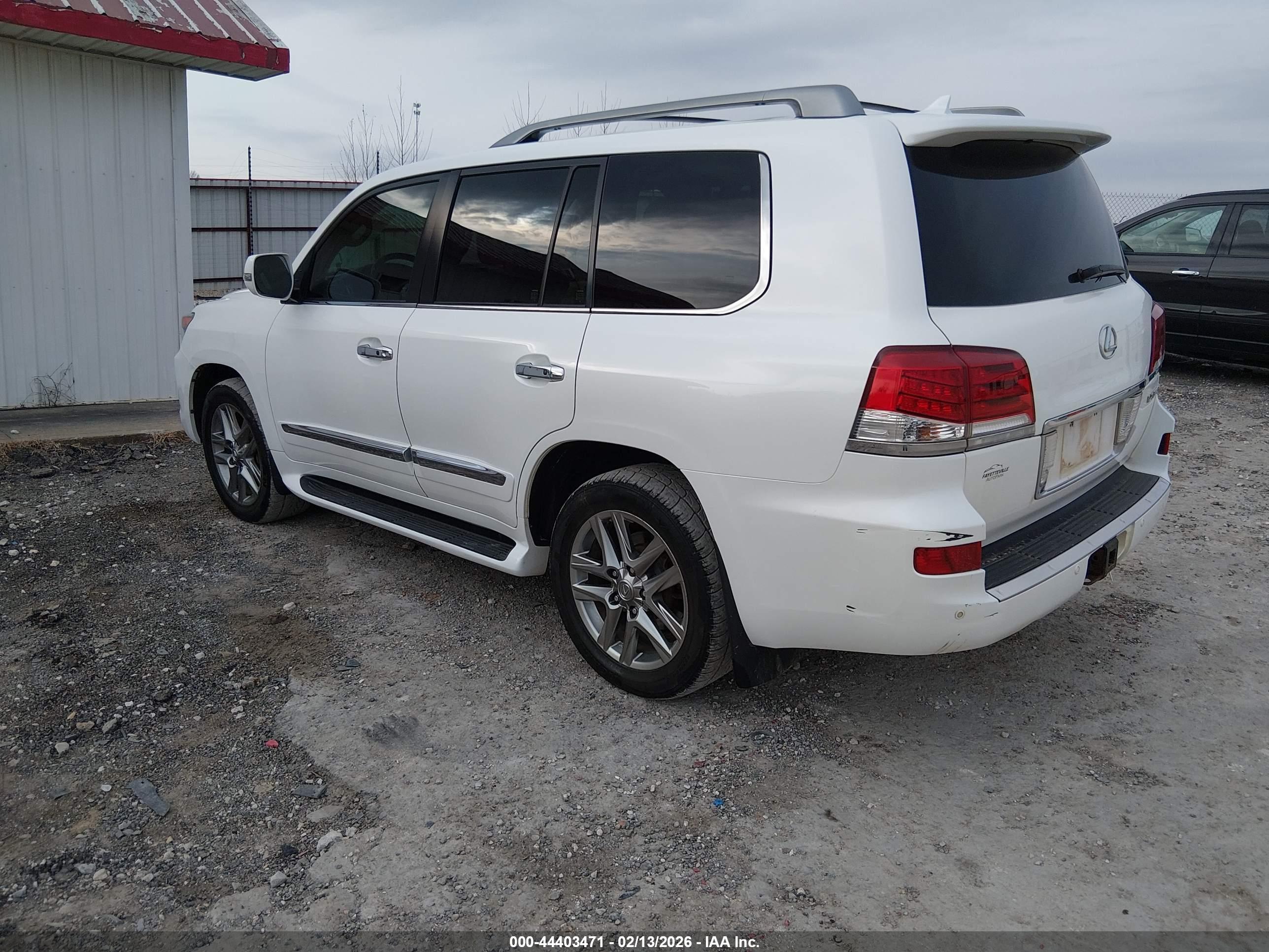 LEXUS LX image 3