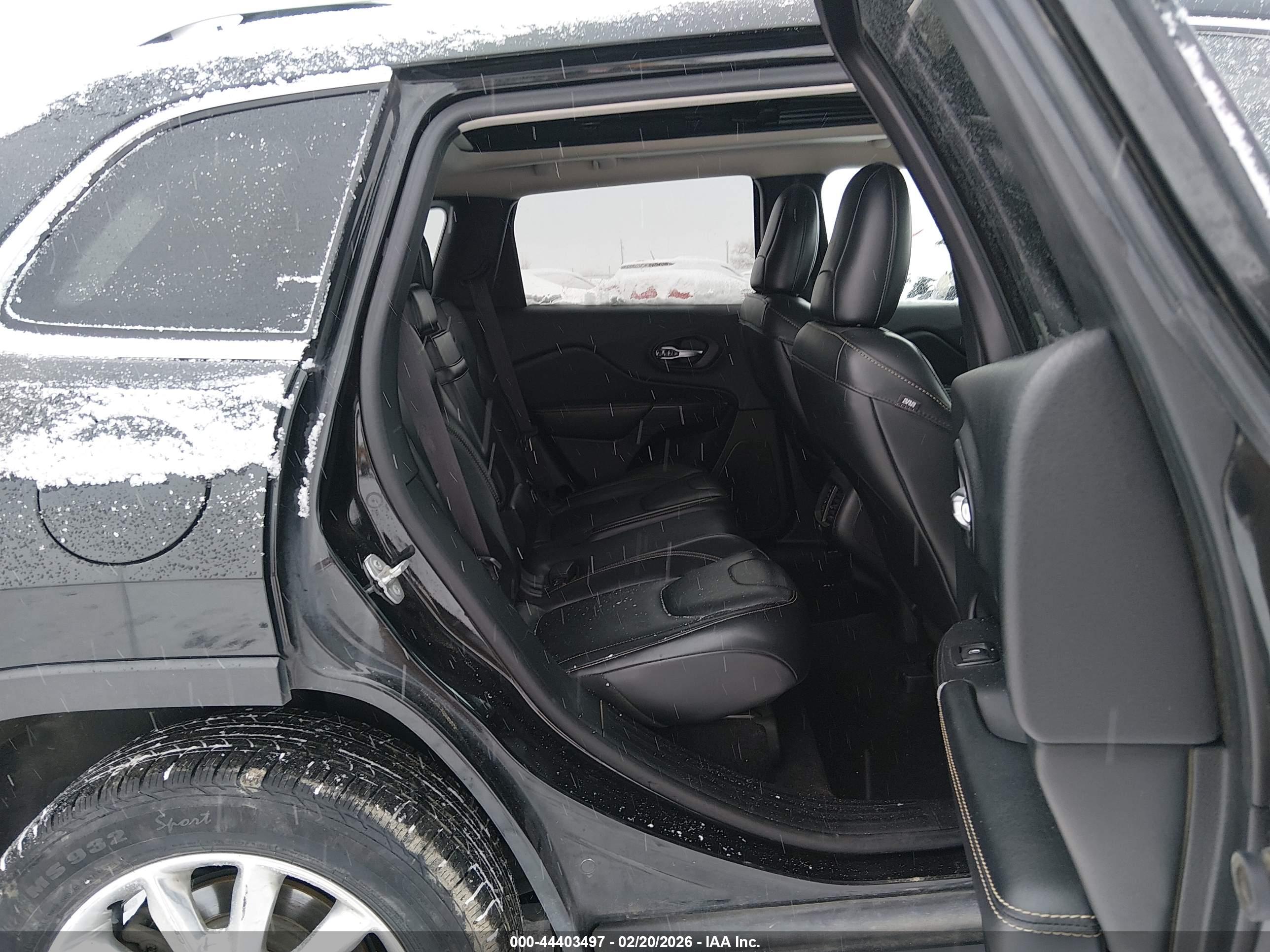 JEEP CHEROKEE image 8