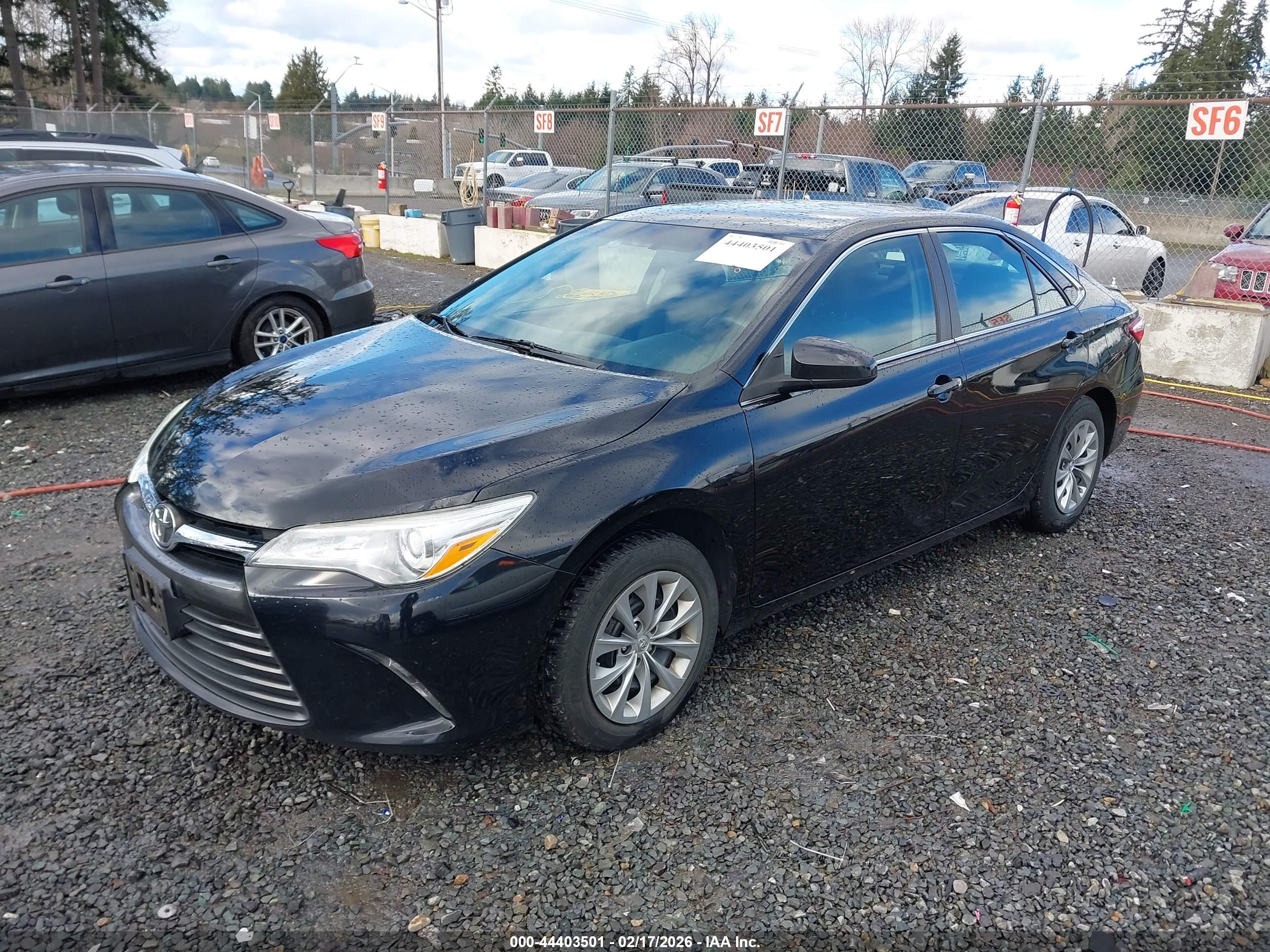 TOYOTA CAMRY image 2