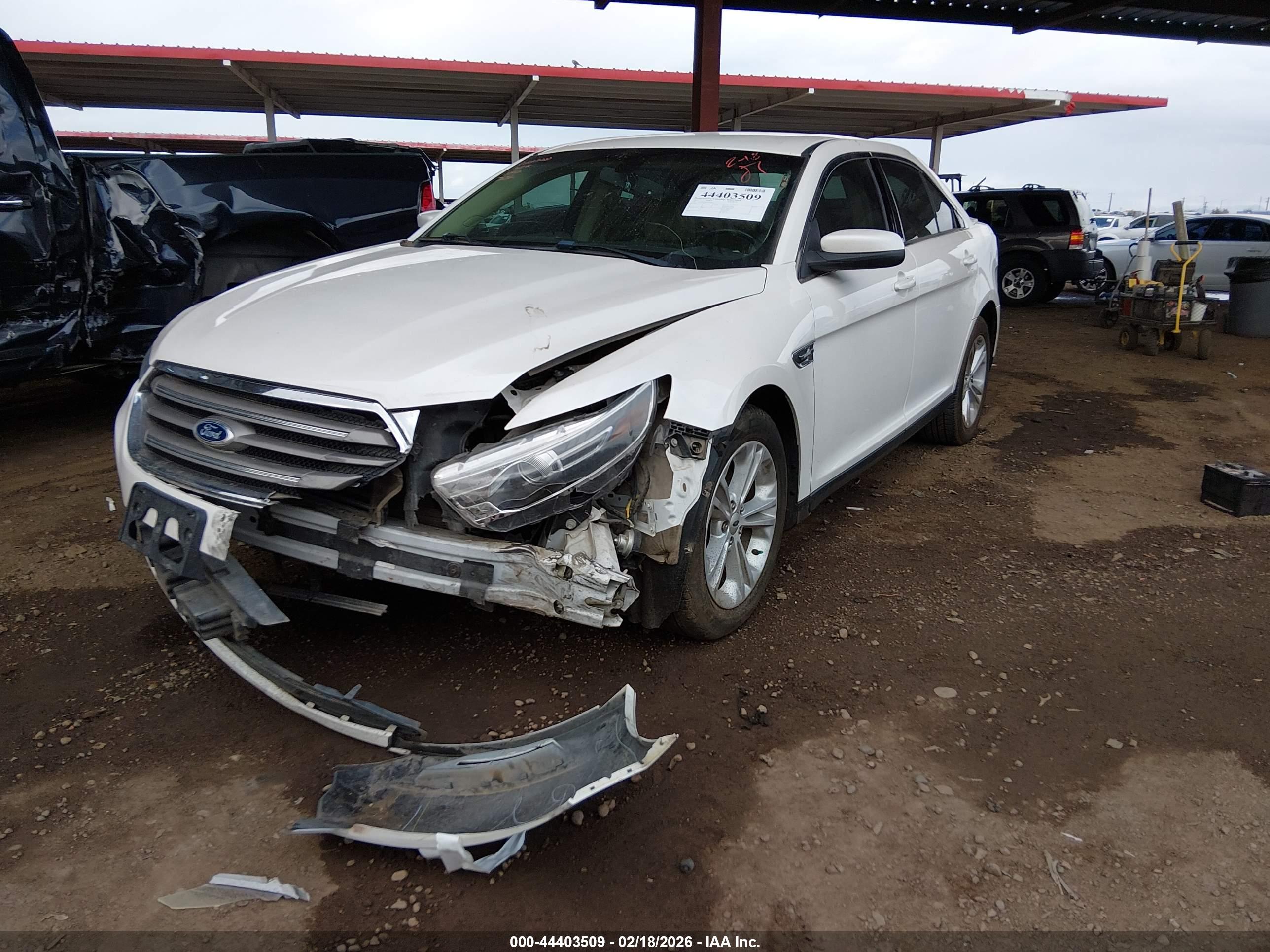 FORD TAURUS image 2