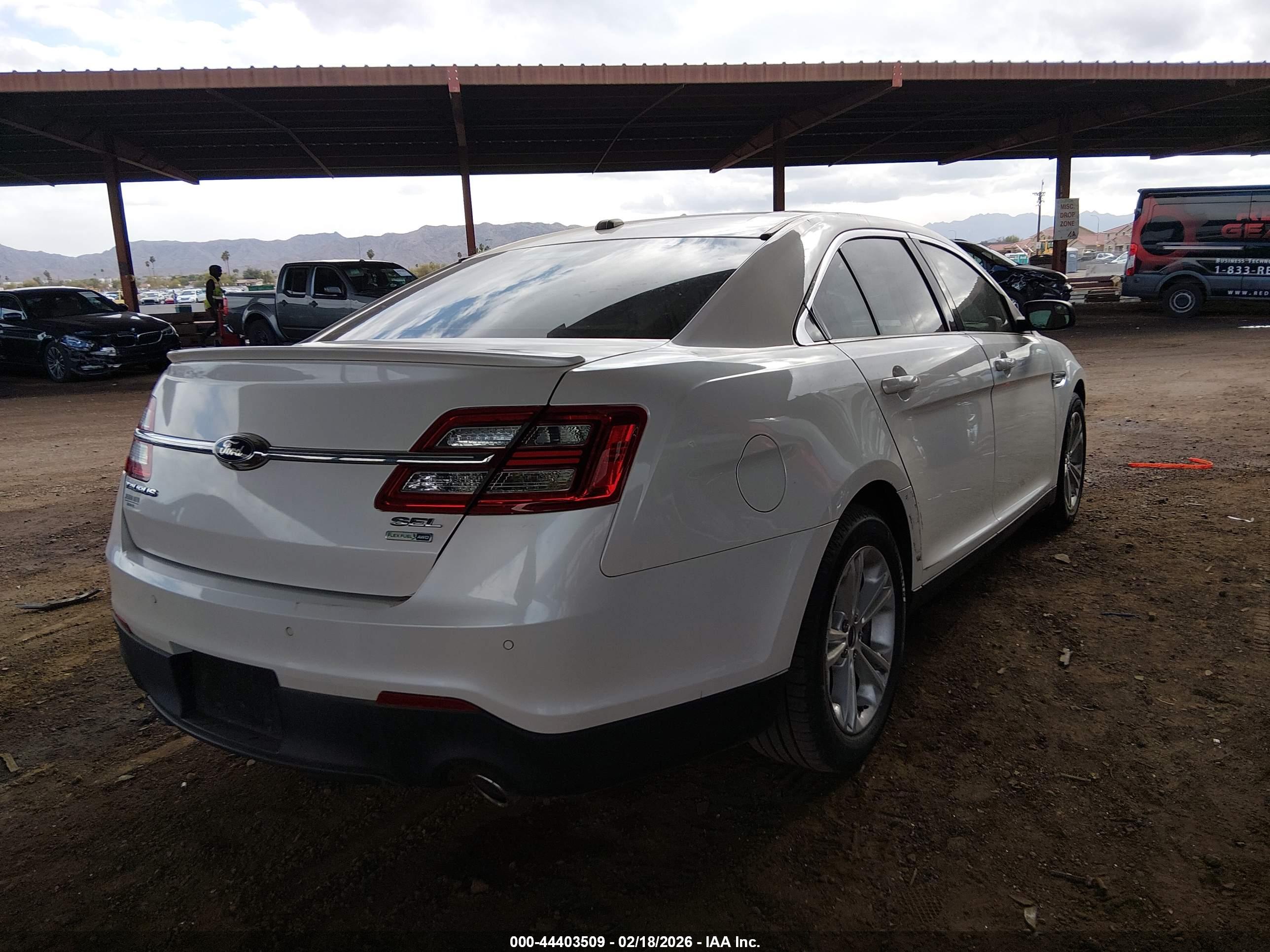 FORD TAURUS image 4