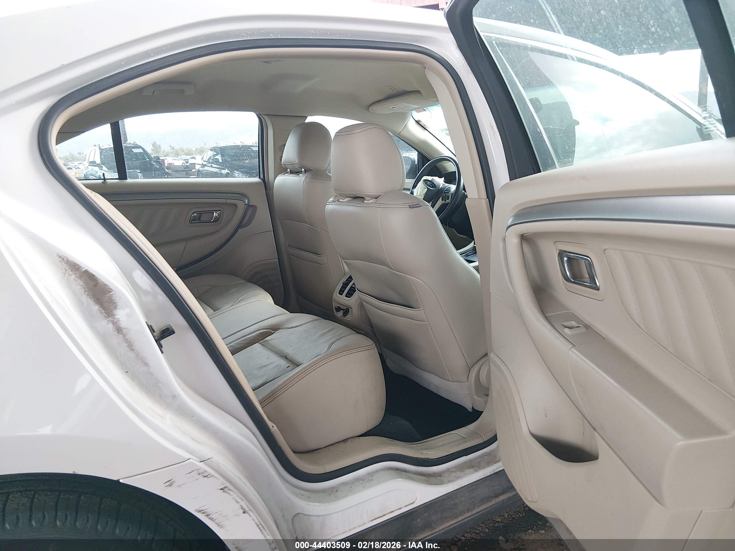 FORD TAURUS image 8