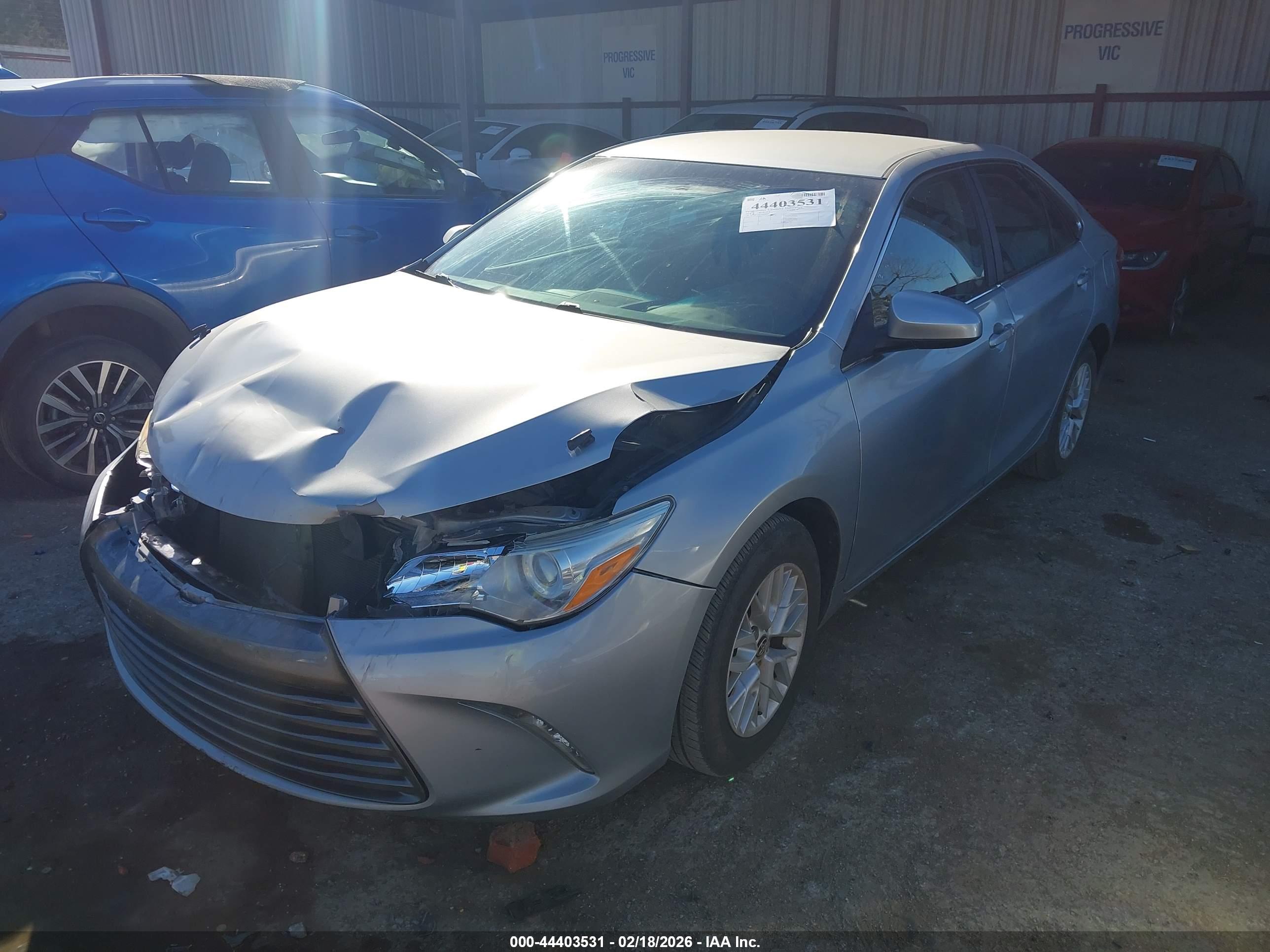 TOYOTA CAMRY image 2