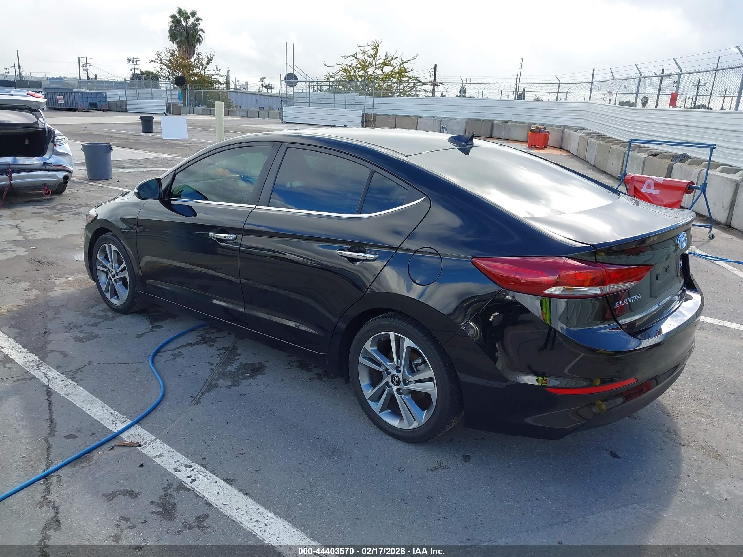 HYUNDAI ELANTRA image 3