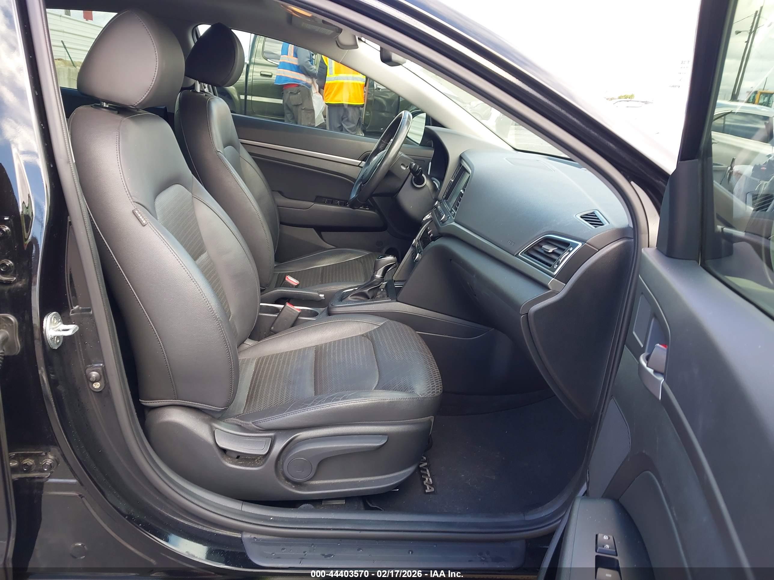 HYUNDAI ELANTRA image 5