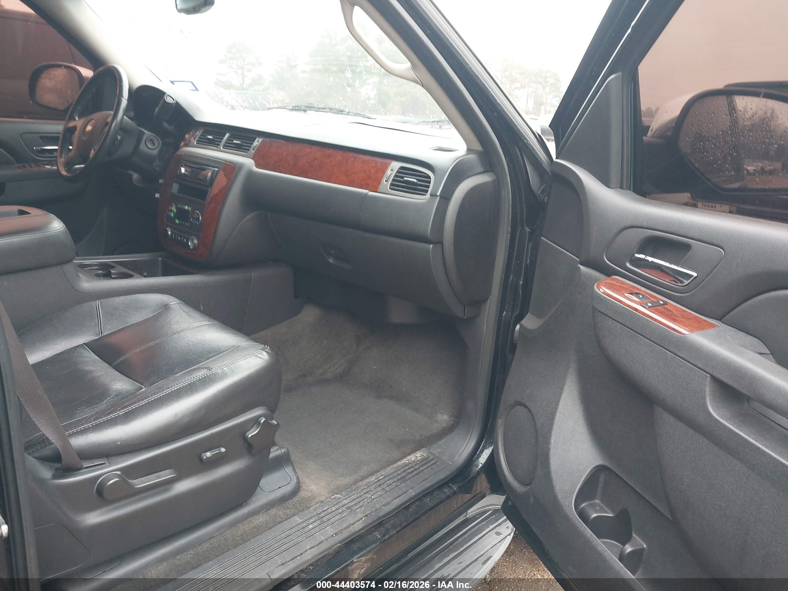 CHEVROLET TAHOE image 5