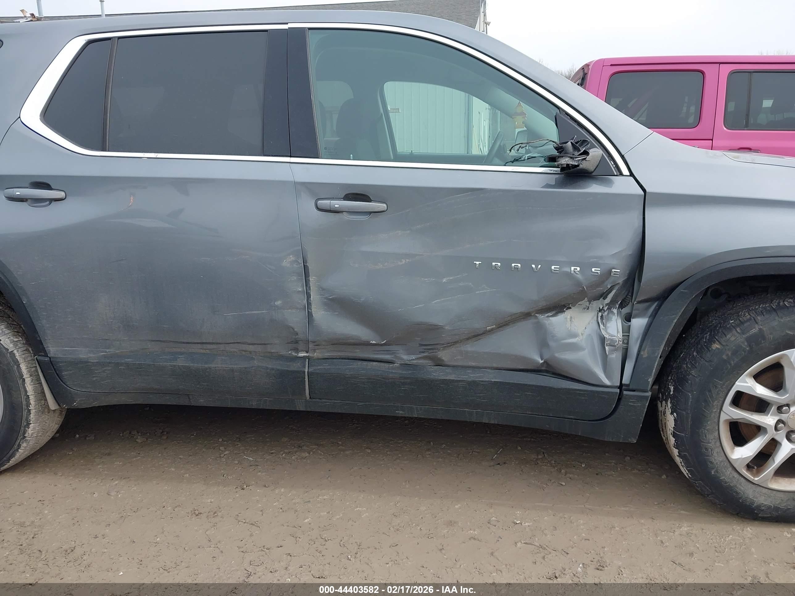 CHEVROLET TRAVERSE image 6