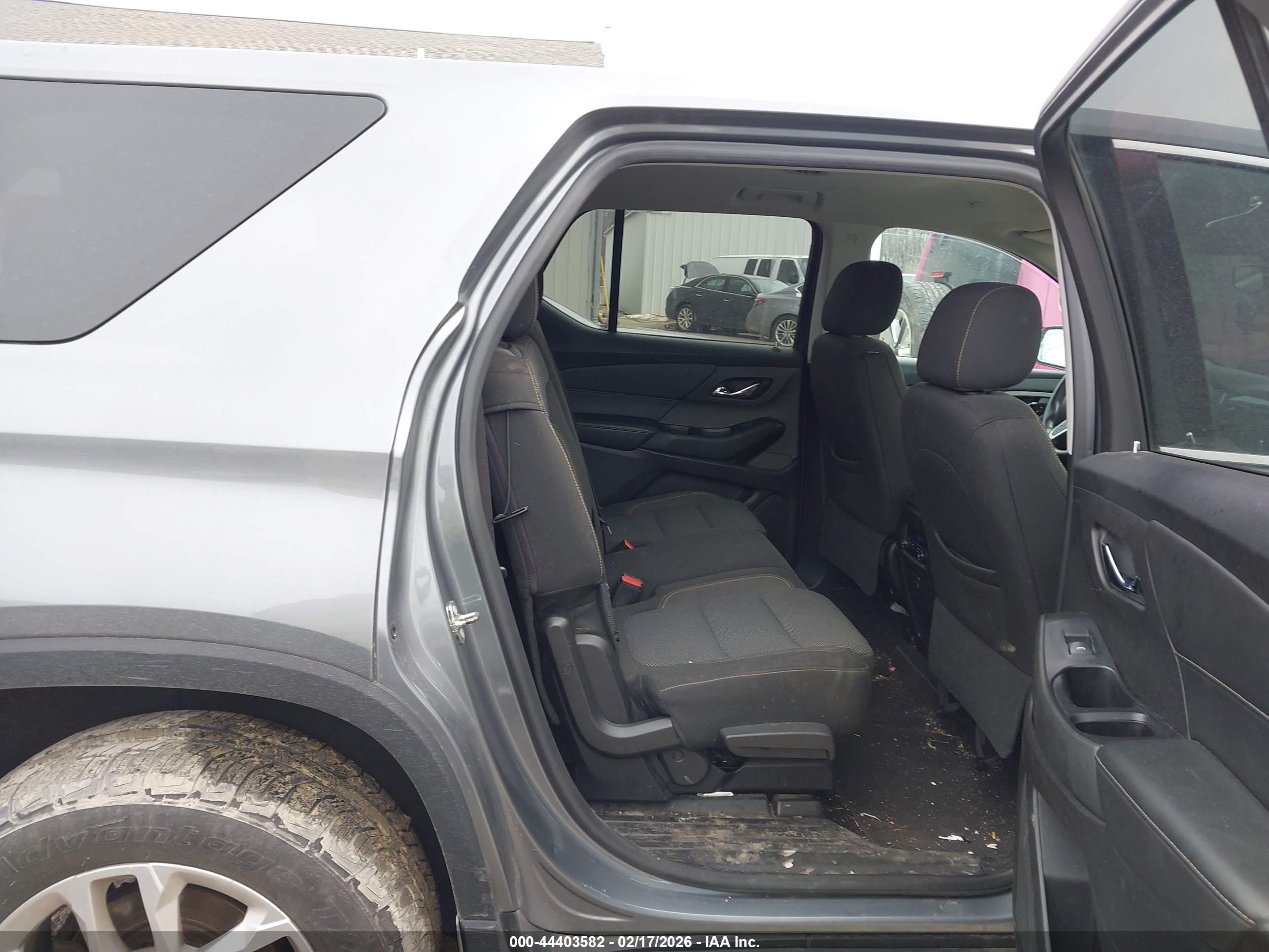 CHEVROLET TRAVERSE image 8