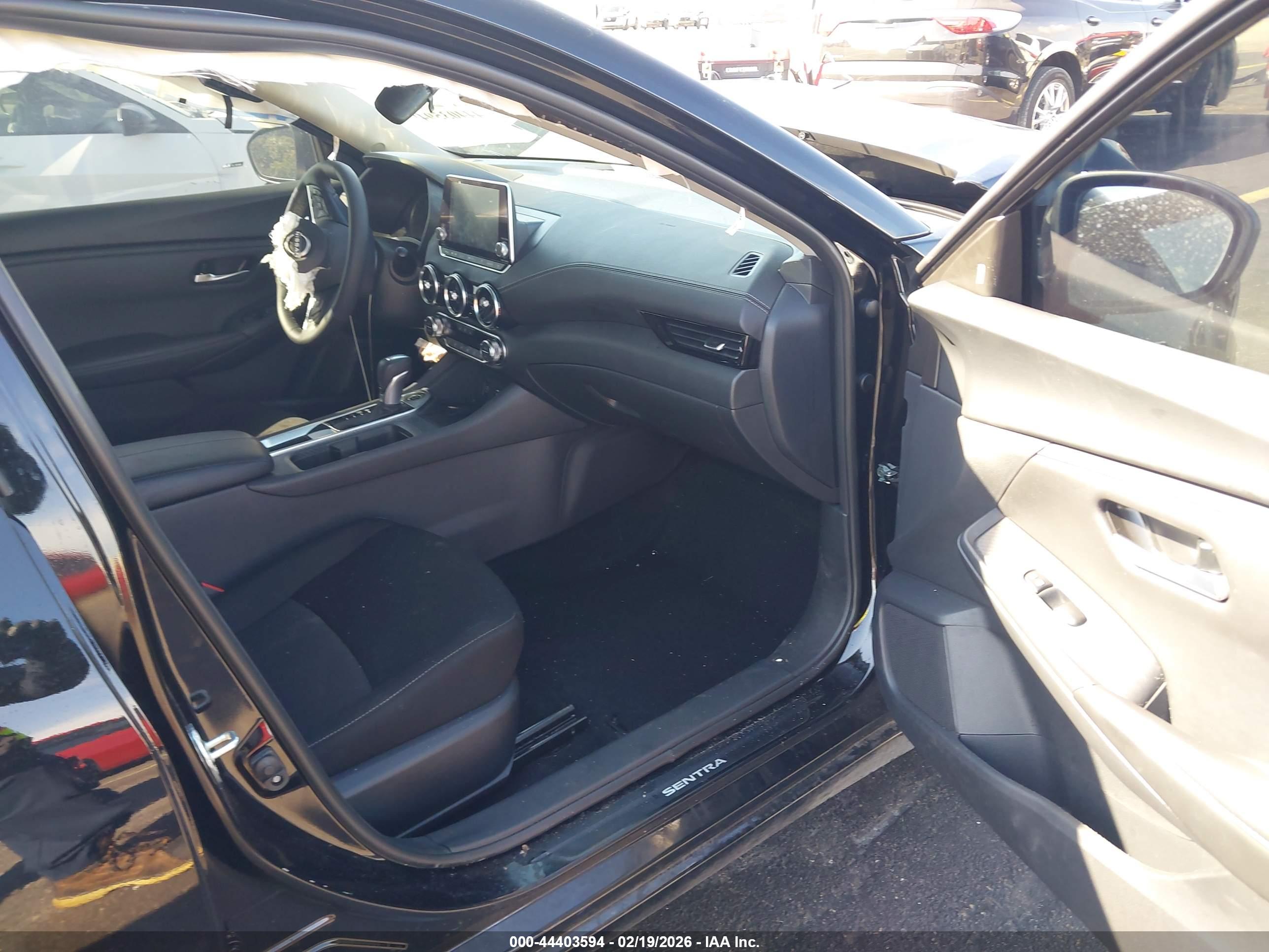NISSAN SENTRA image 5