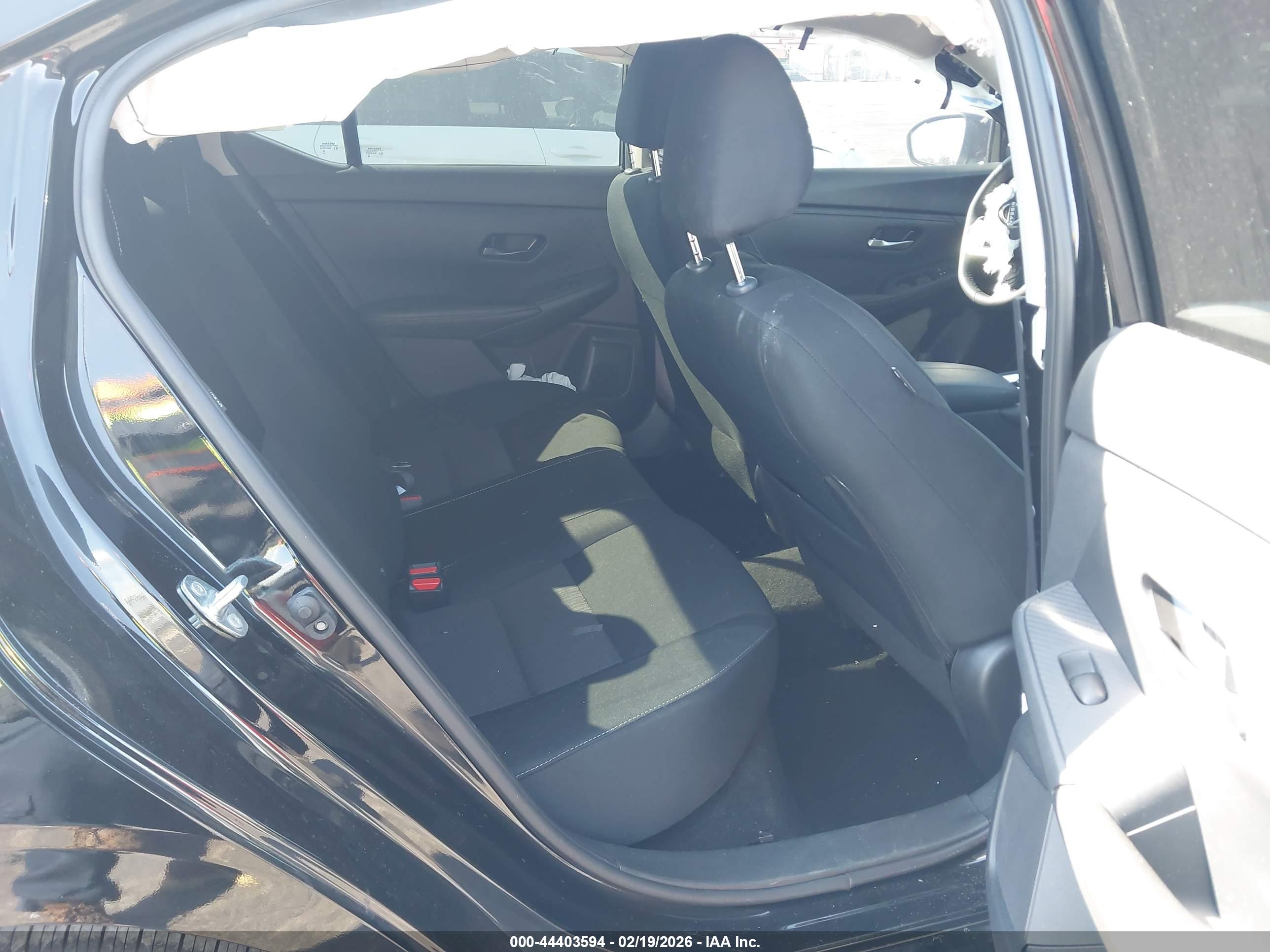 NISSAN SENTRA image 8