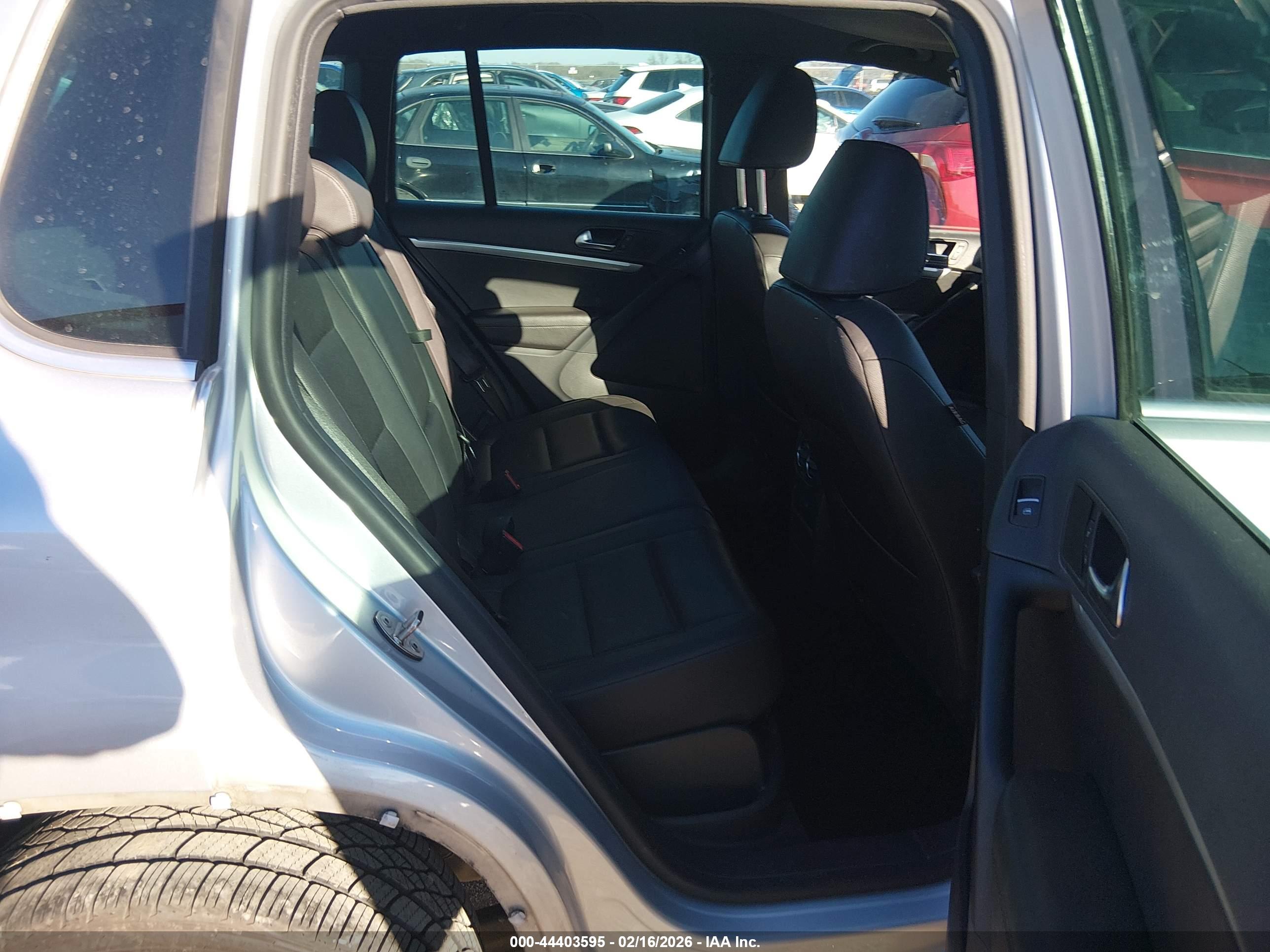 VOLKSWAGEN TIGUAN image 8