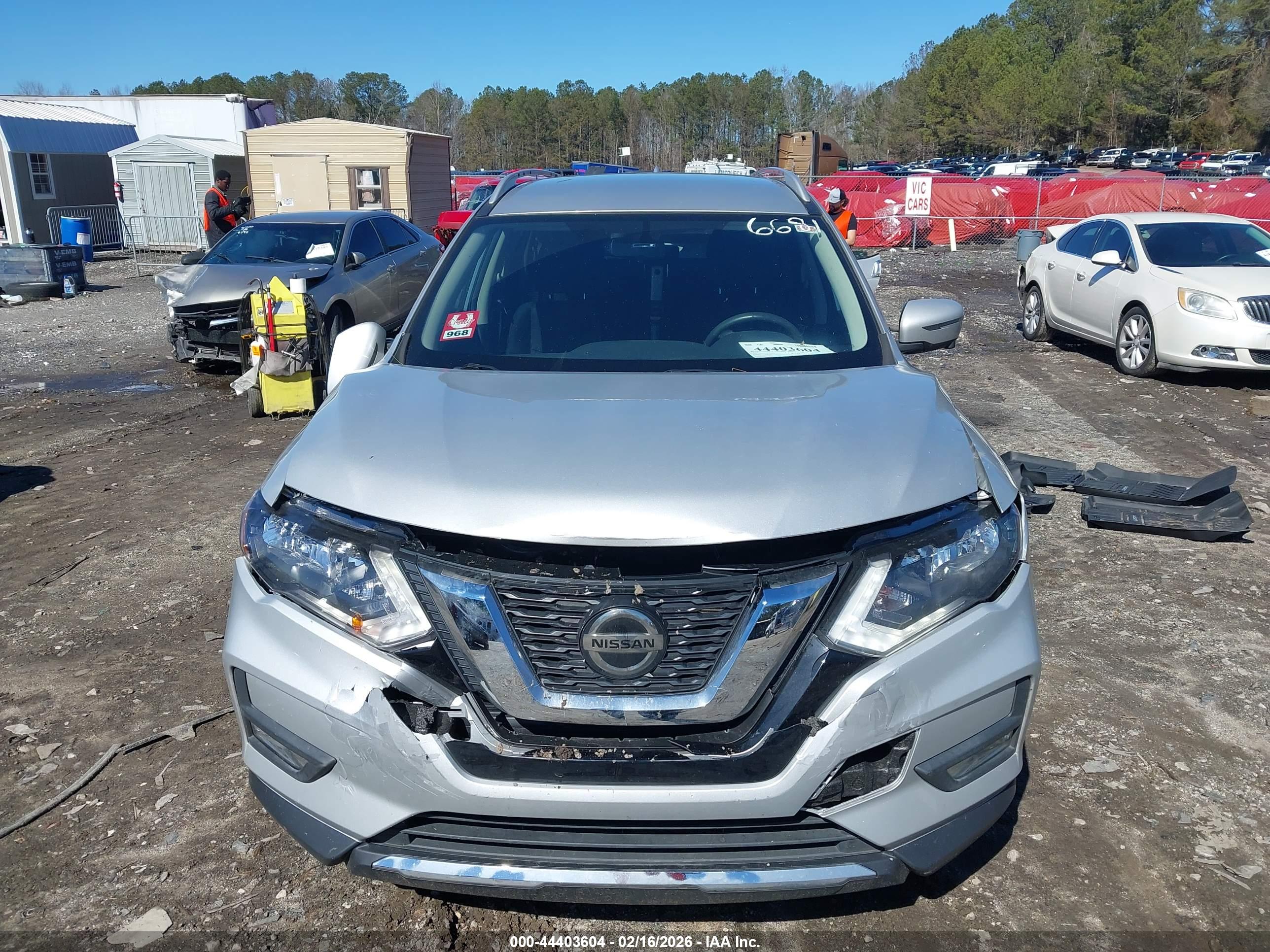 NISSAN ROGUE image 6