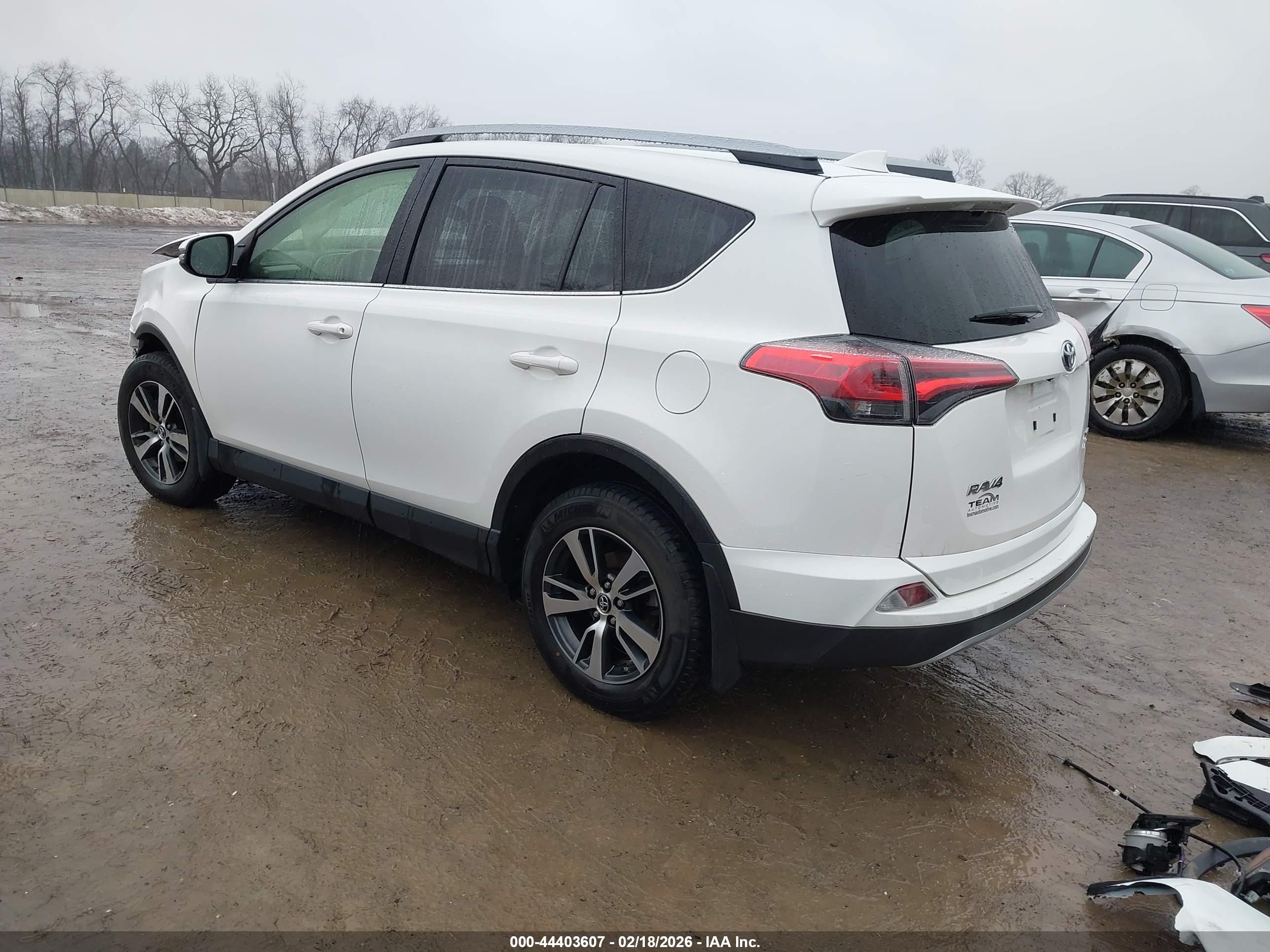 TOYOTA RAV4 image 3