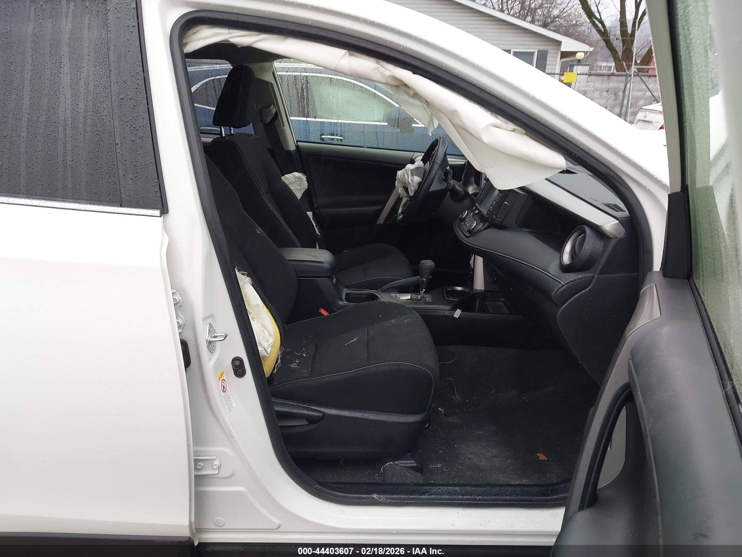 TOYOTA RAV4 image 5
