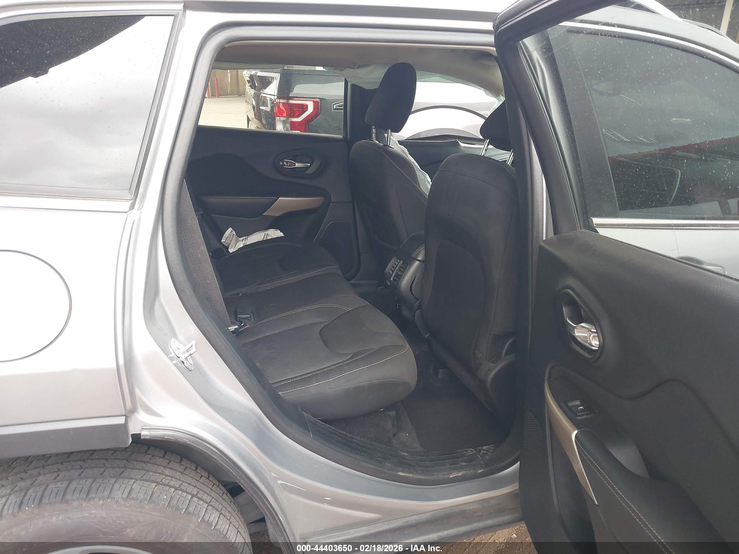 JEEP CHEROKEE image 8