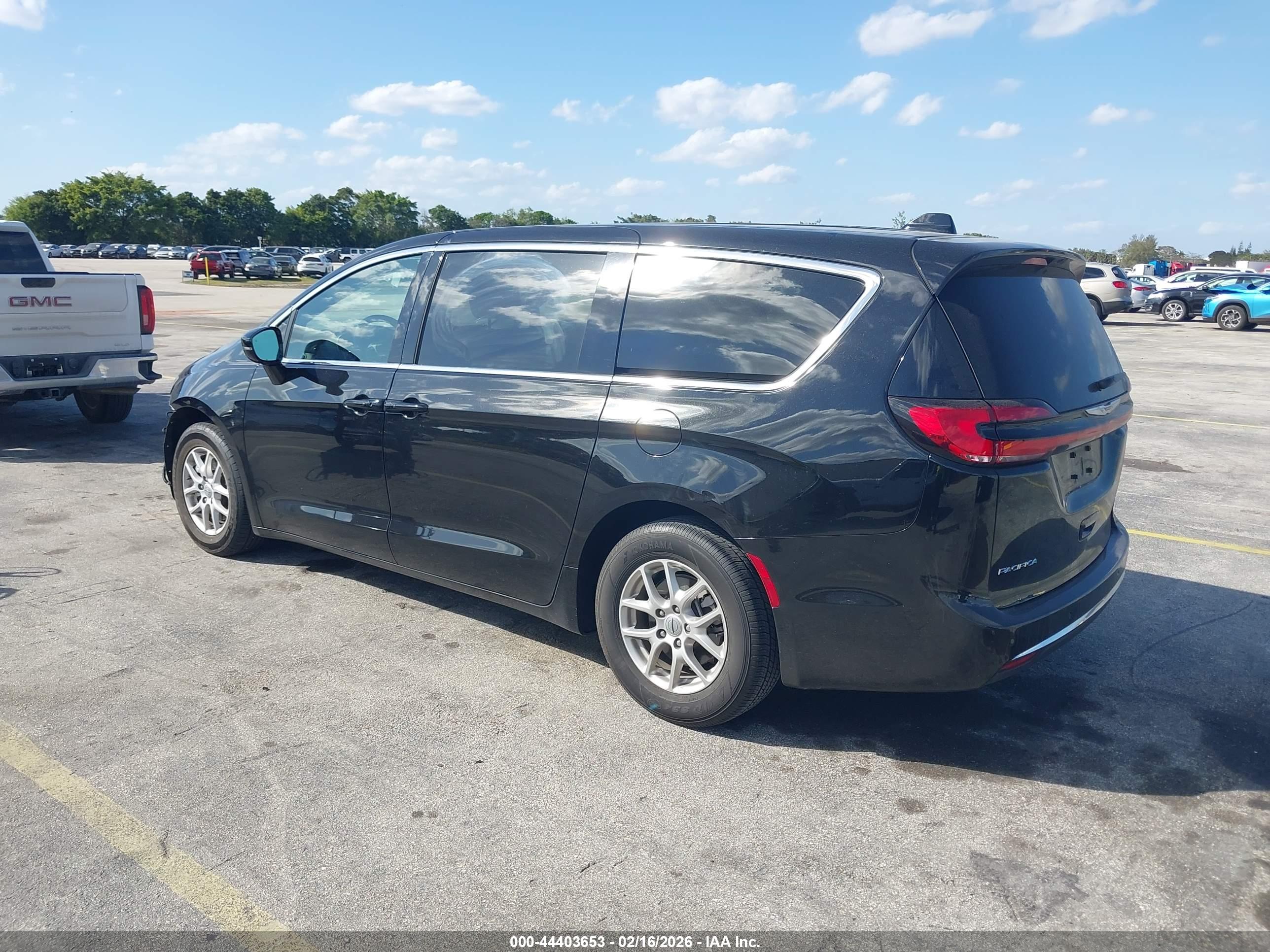 CHRYSLER PACIFICA image 3
