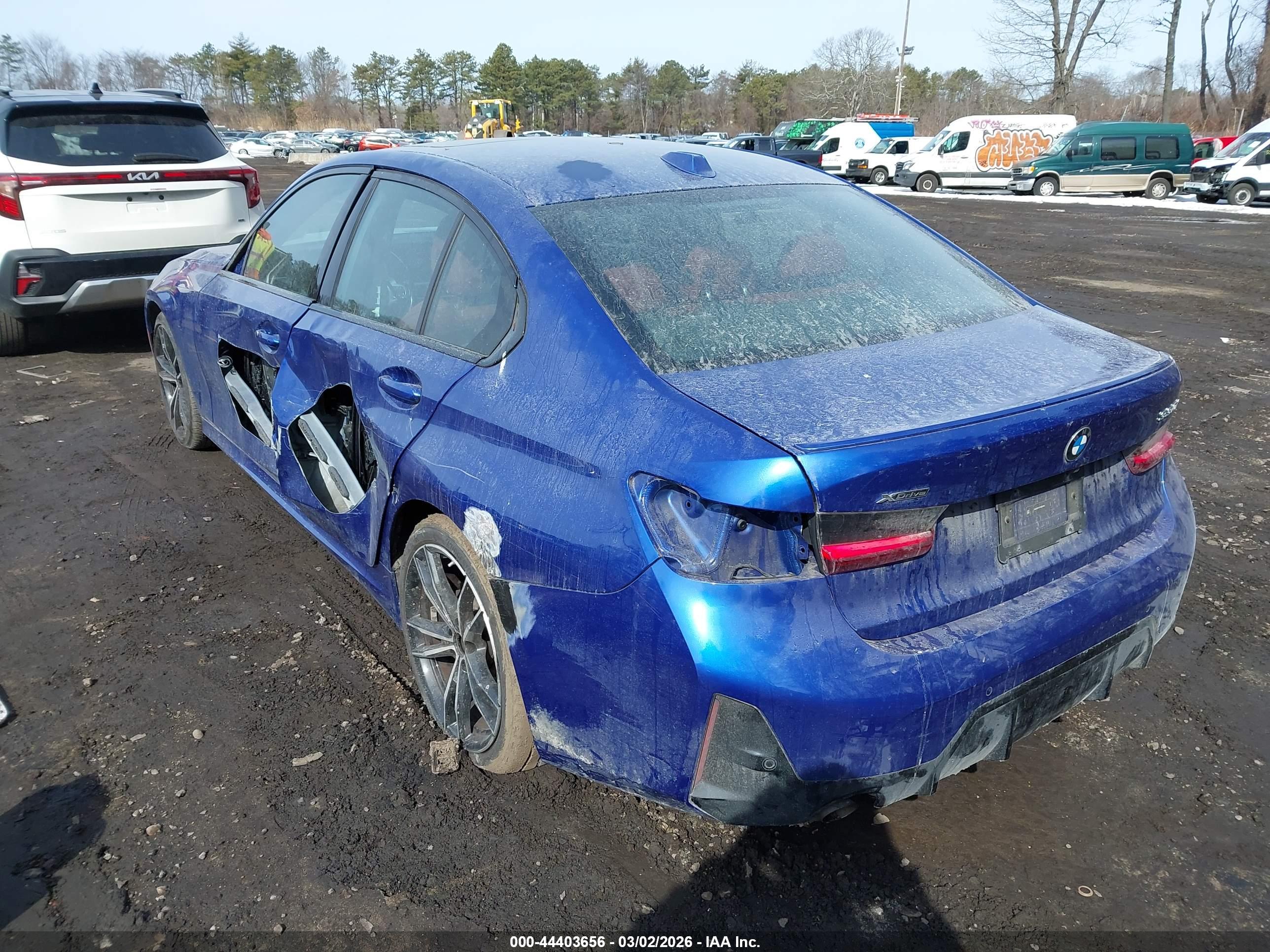 BMW 330I image 3