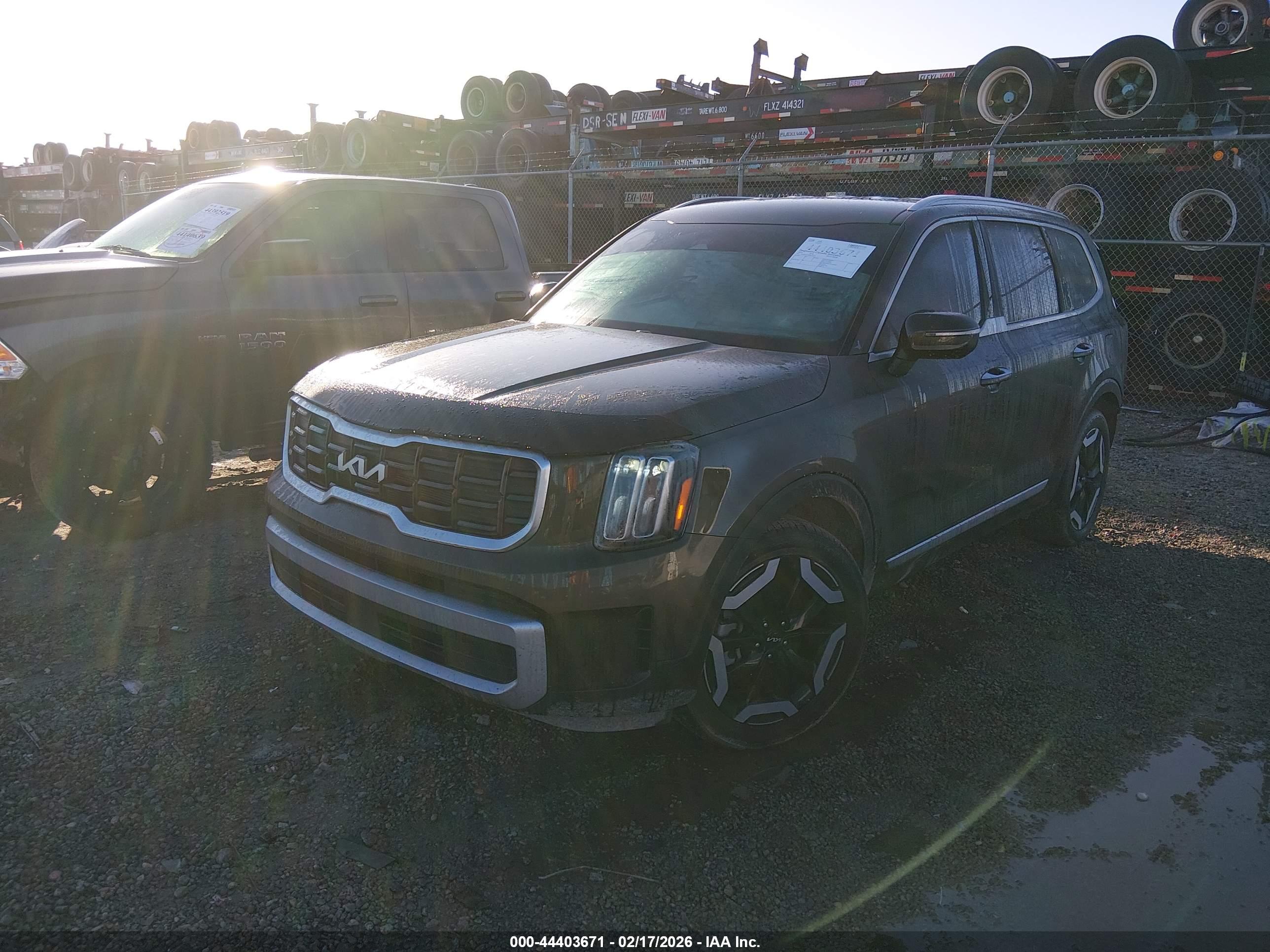 KIA TELLURIDE image 2