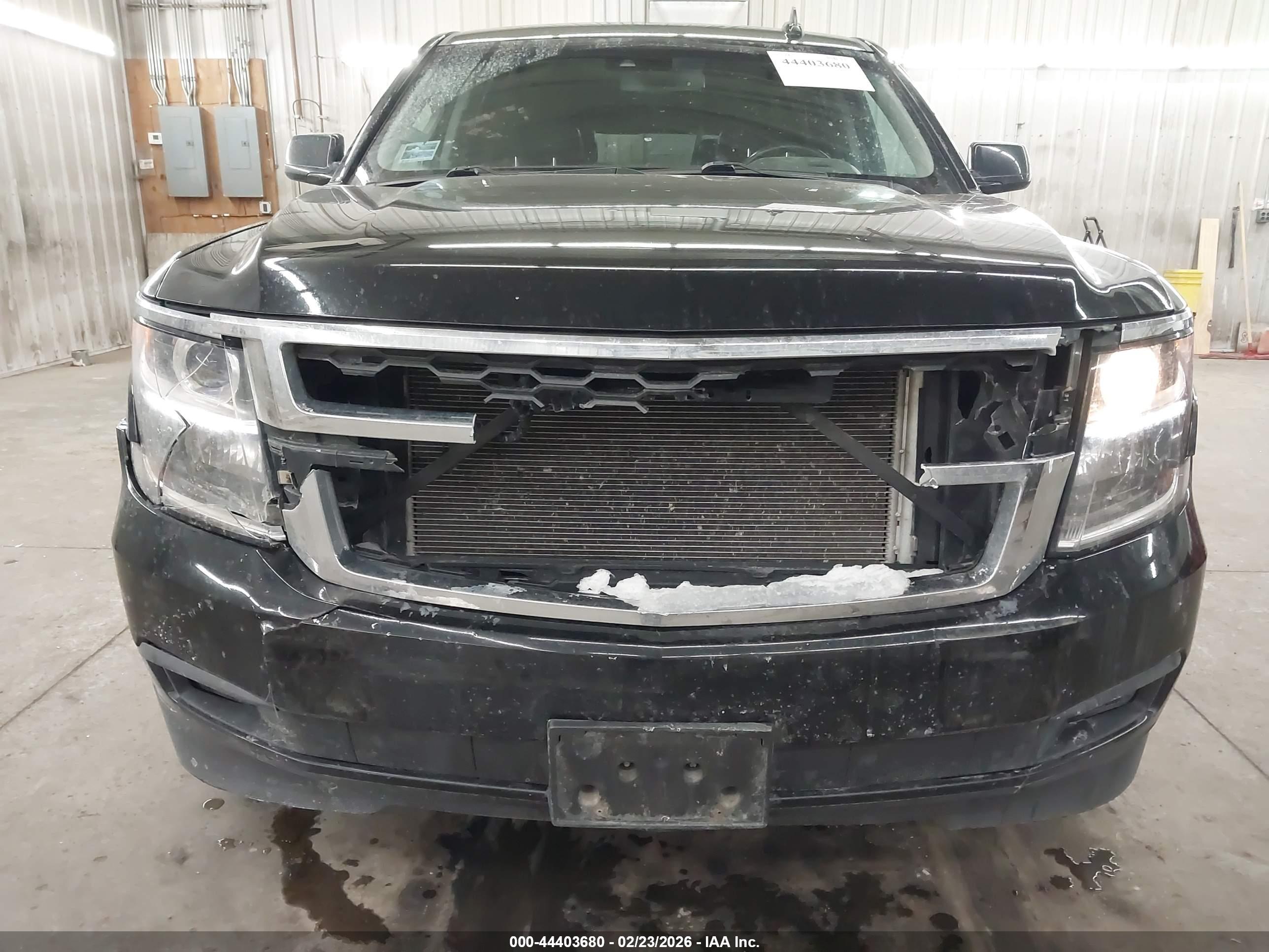 CHEVROLET SUBURBAN image 6
