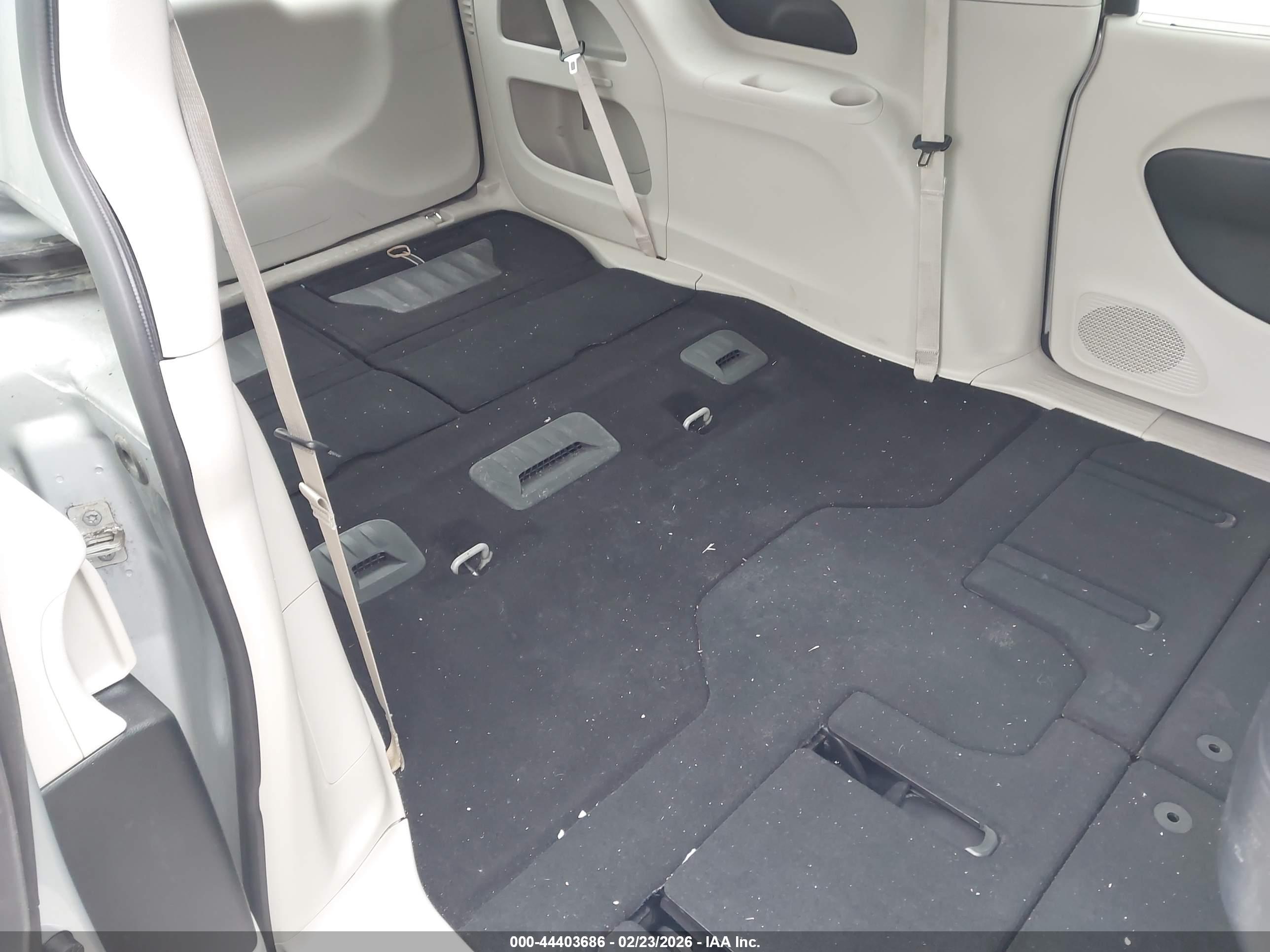 CHRYSLER PACIFICA image 8