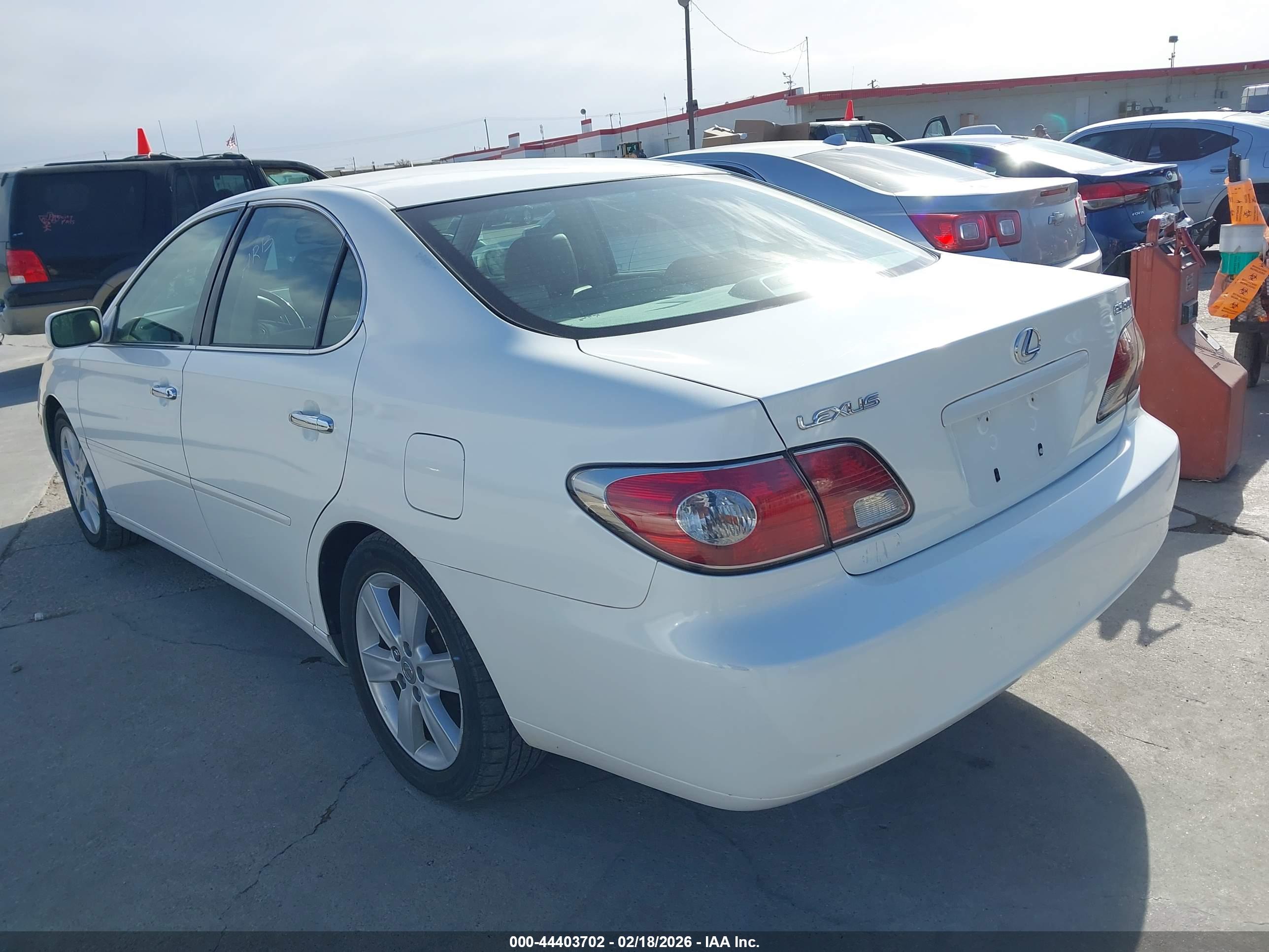 LEXUS ES image 3