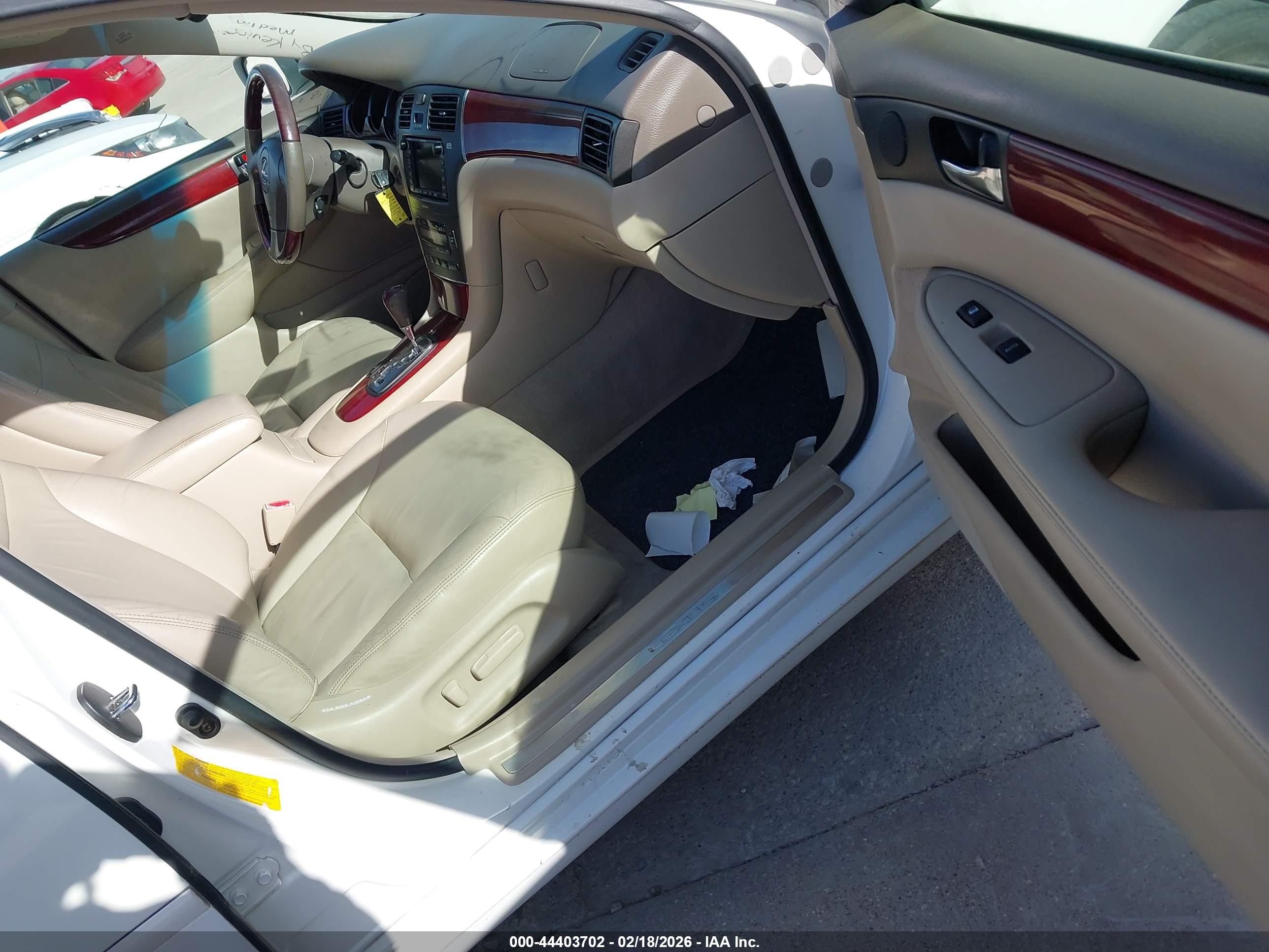 LEXUS ES image 5