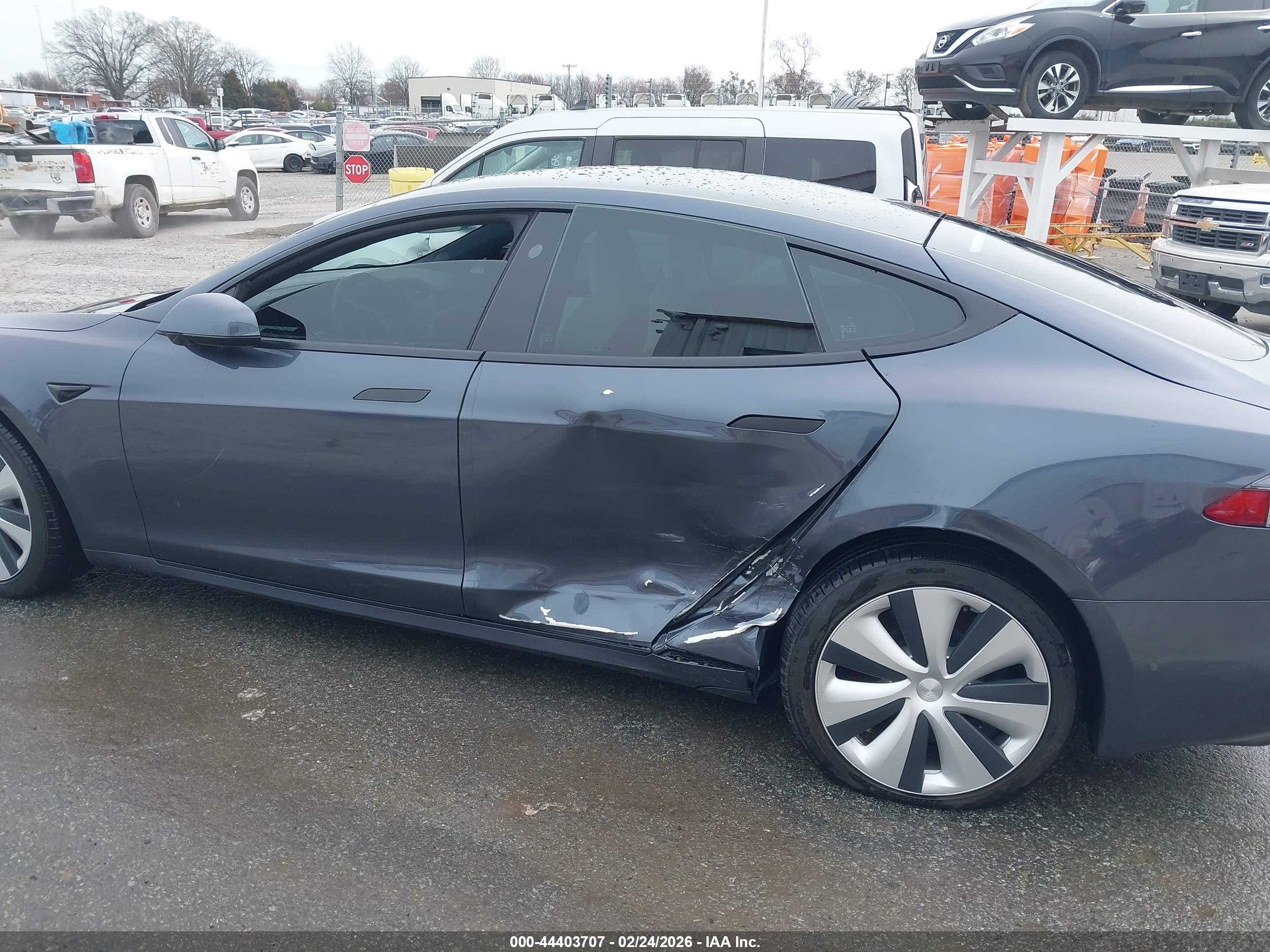 TESLA MODEL image 6