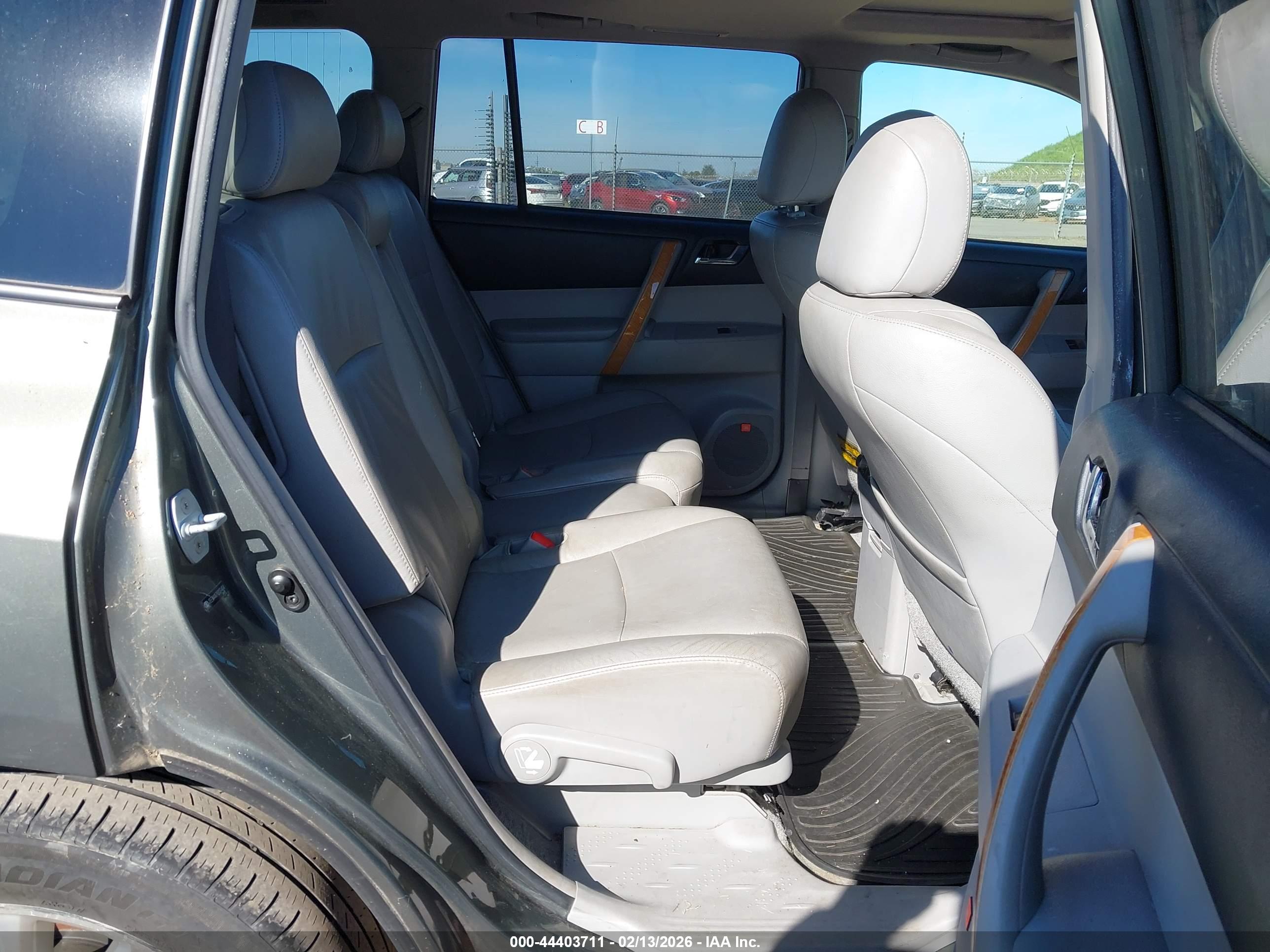 TOYOTA HIGHLANDER image 8