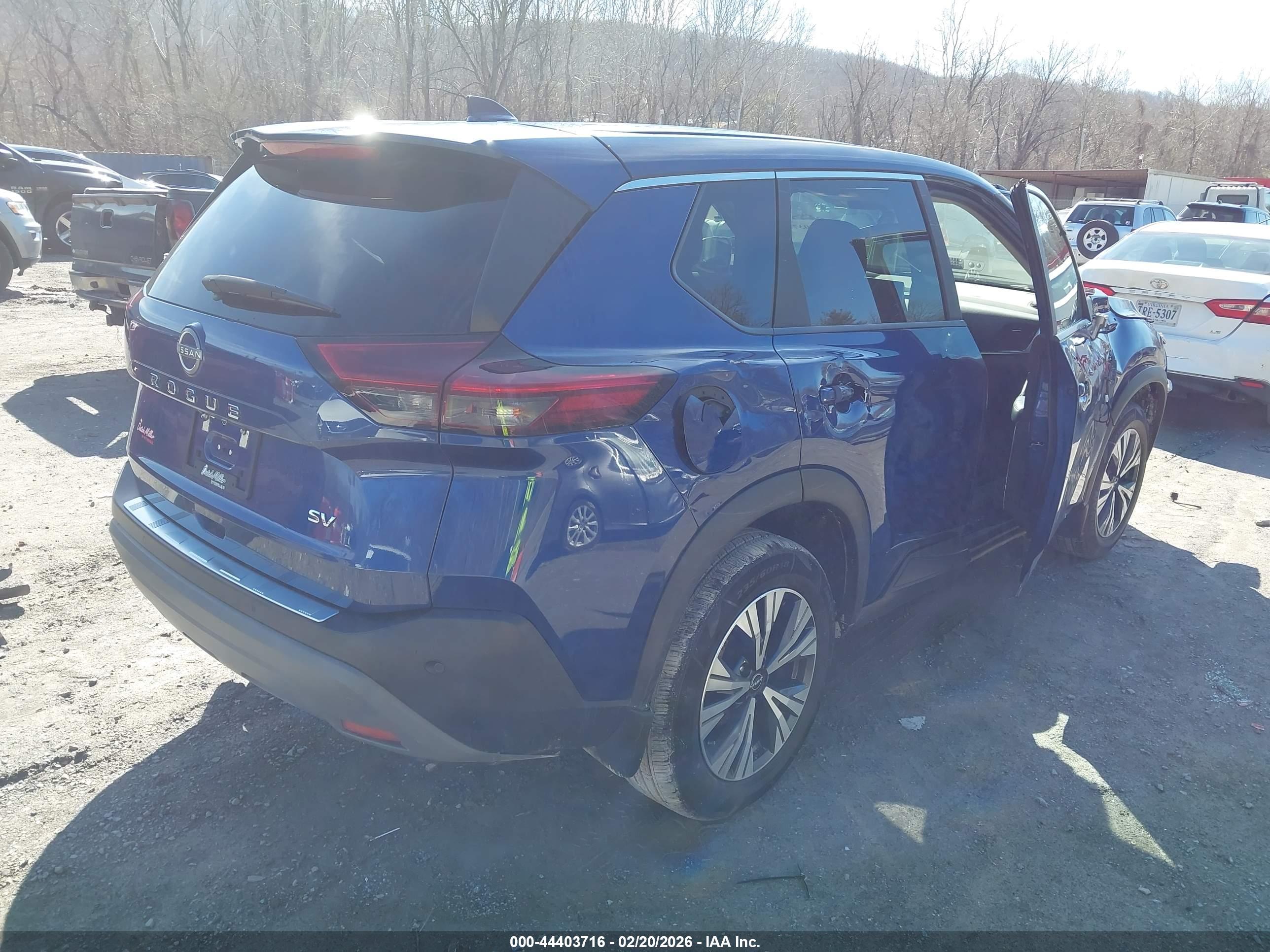 NISSAN ROGUE image 4
