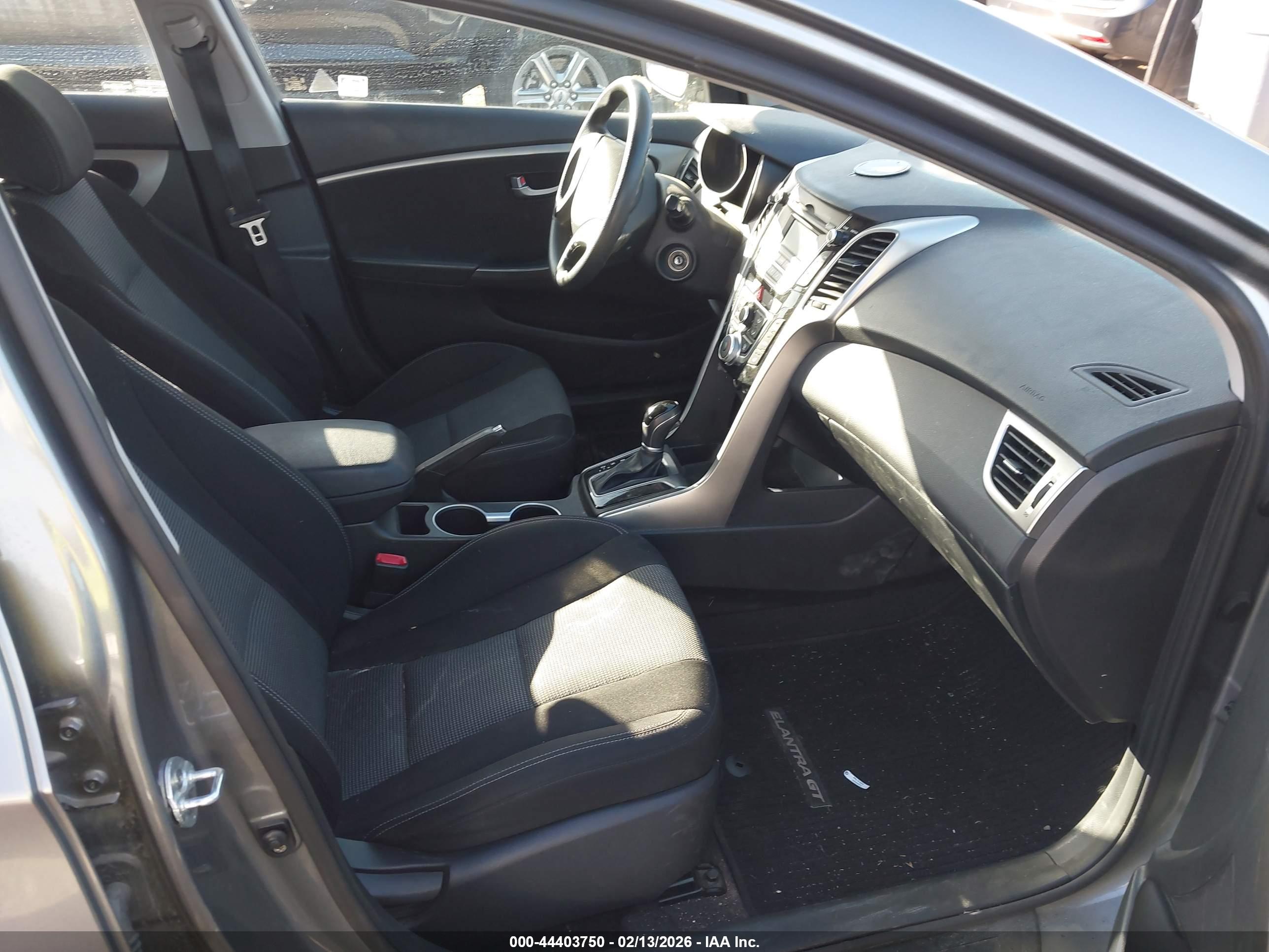 HYUNDAI ELANTRA image 5