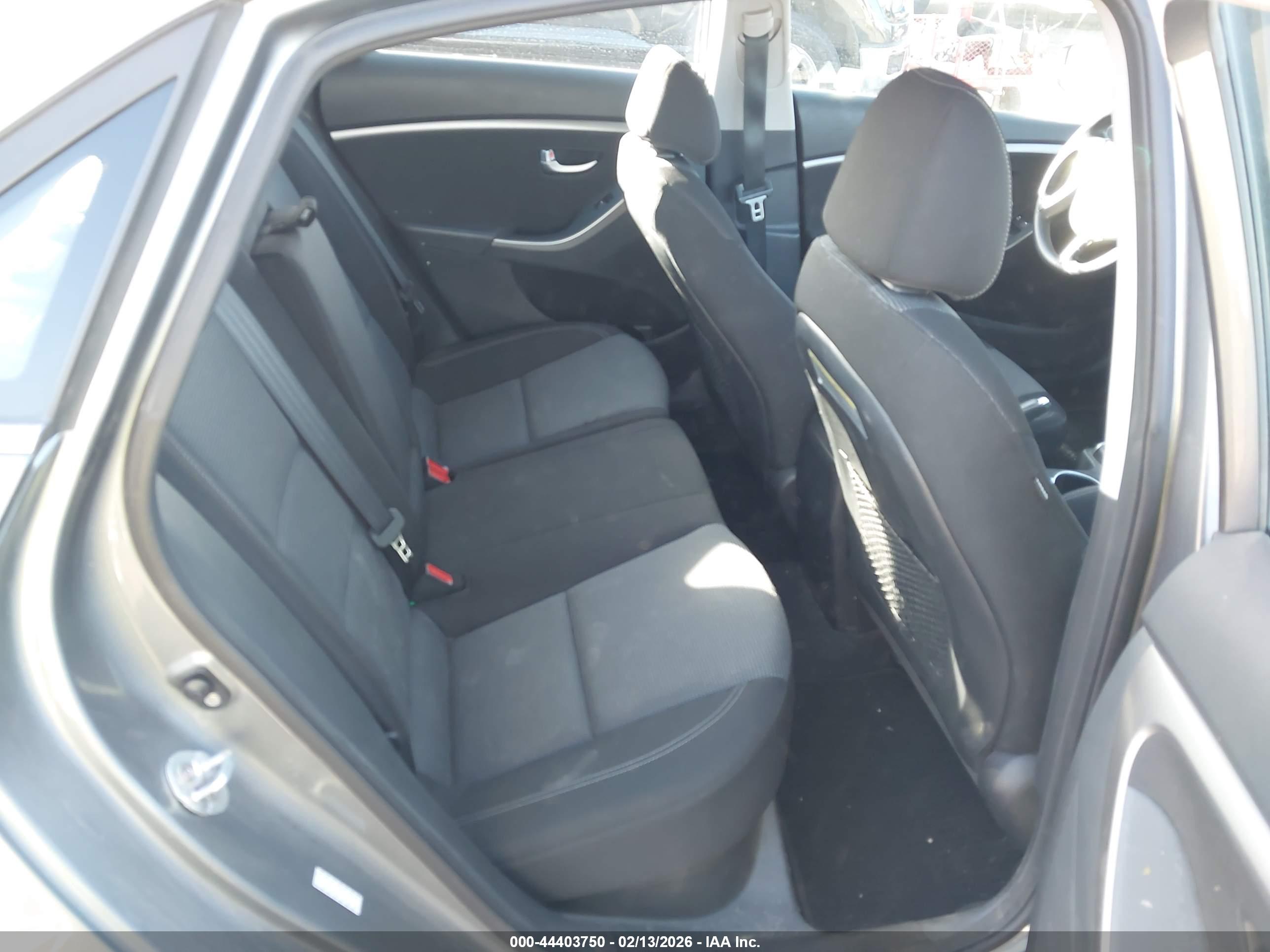 HYUNDAI ELANTRA image 8