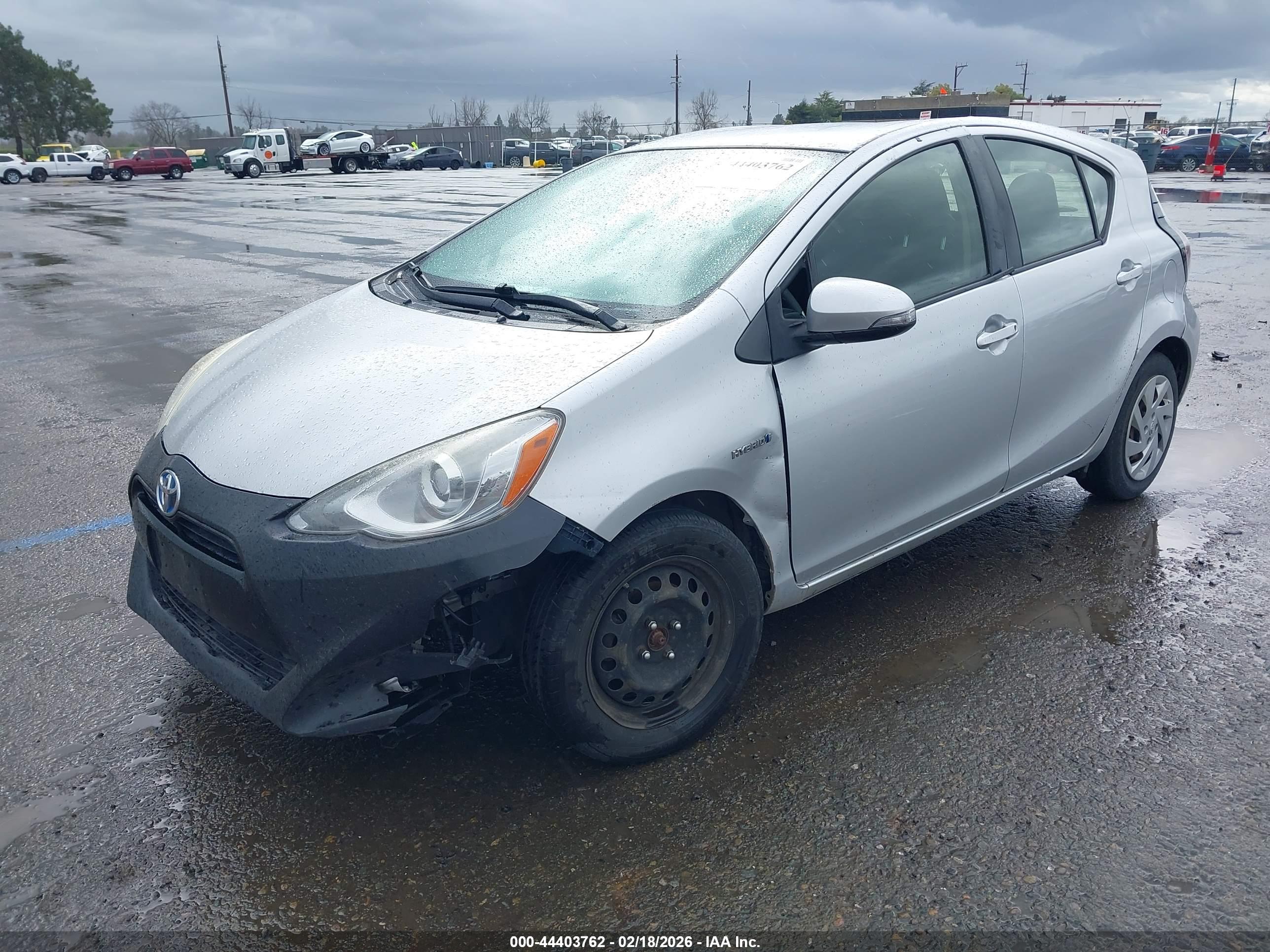 TOYOTA PRIUS image 2