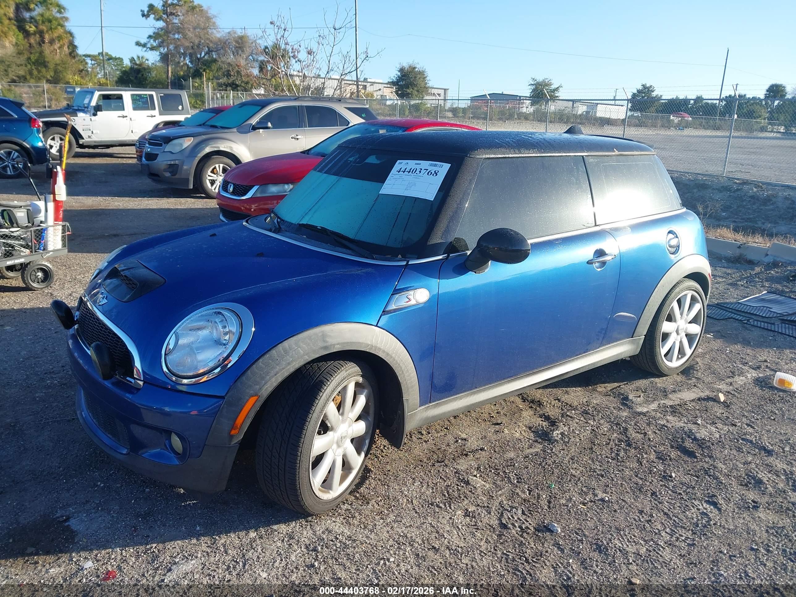 MINI COOPER image 2