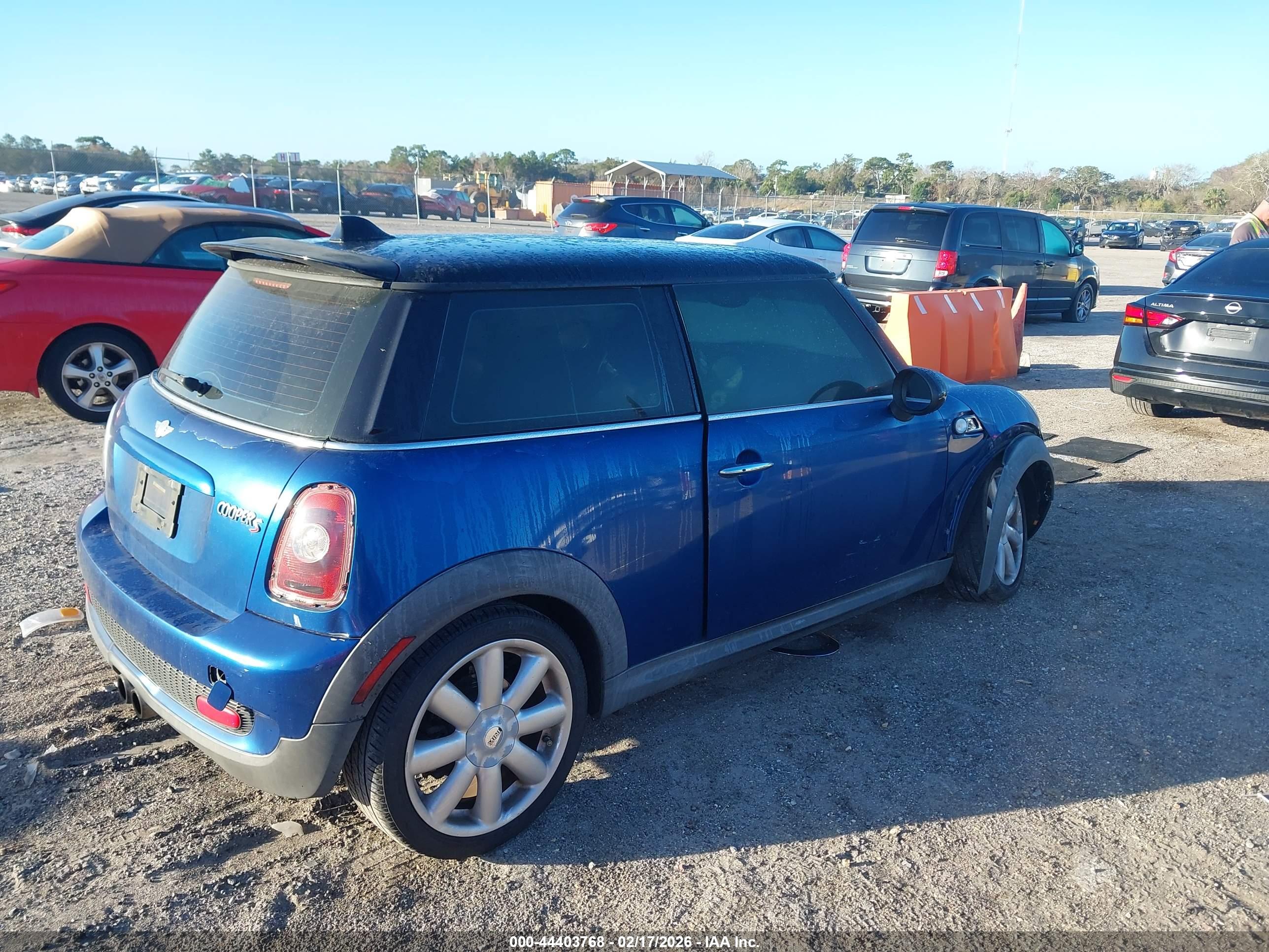 MINI COOPER image 4