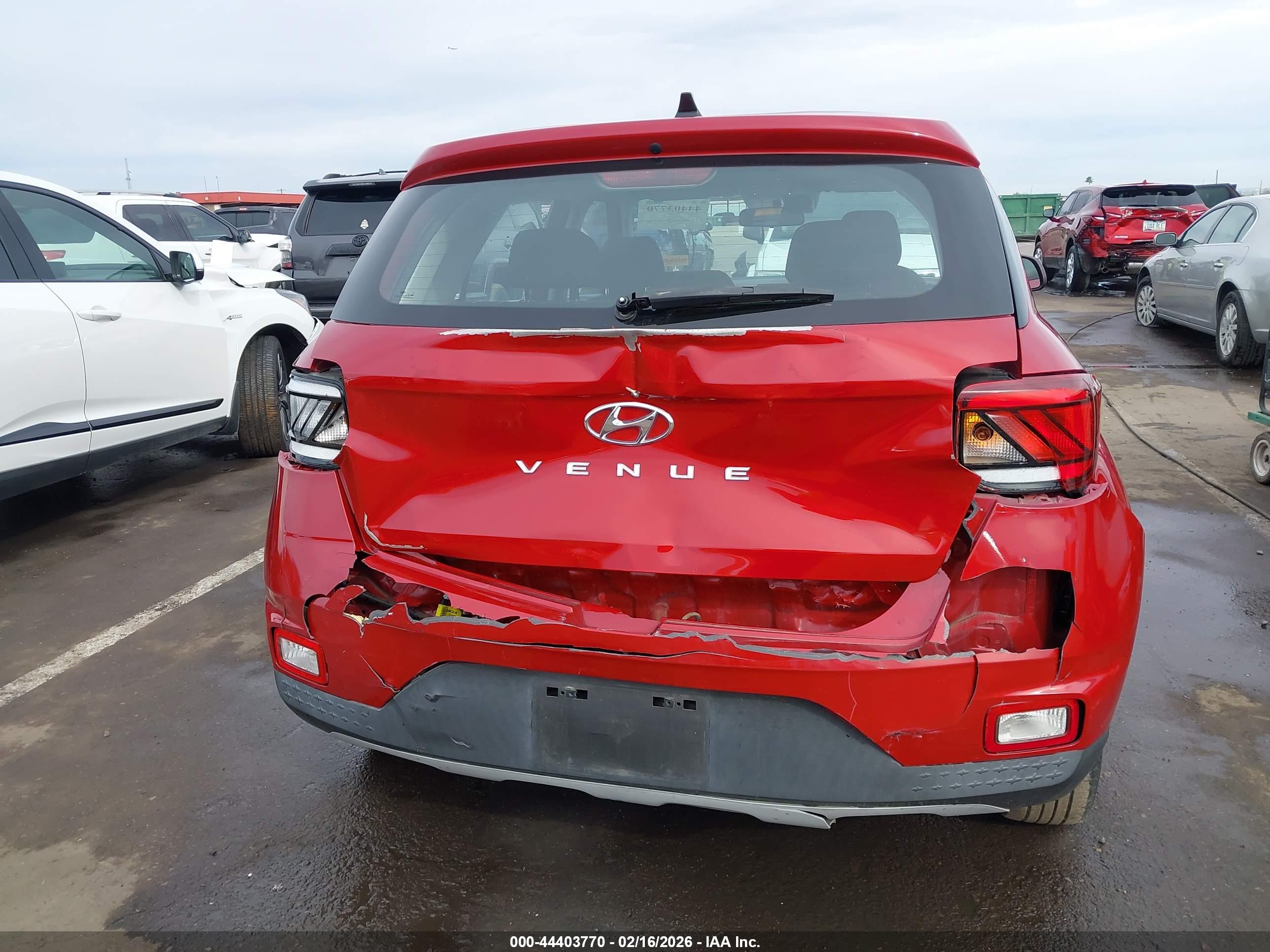 HYUNDAI VENUE image 6