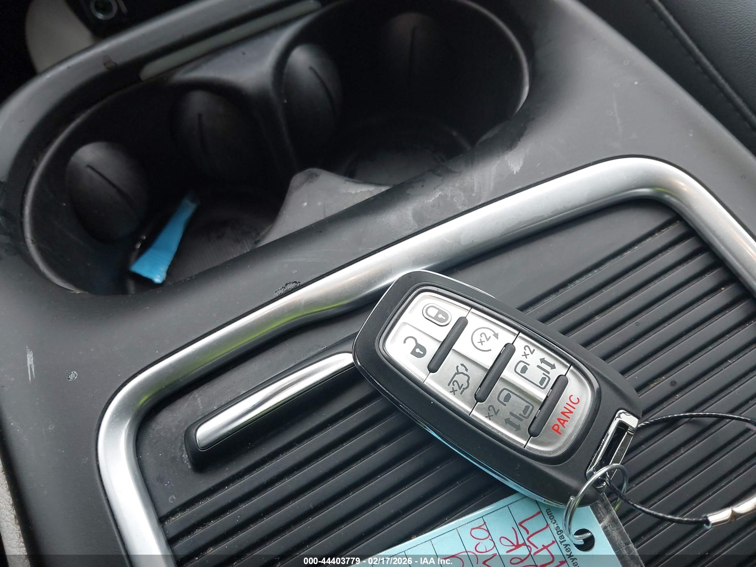 CHRYSLER PACIFICA image 11