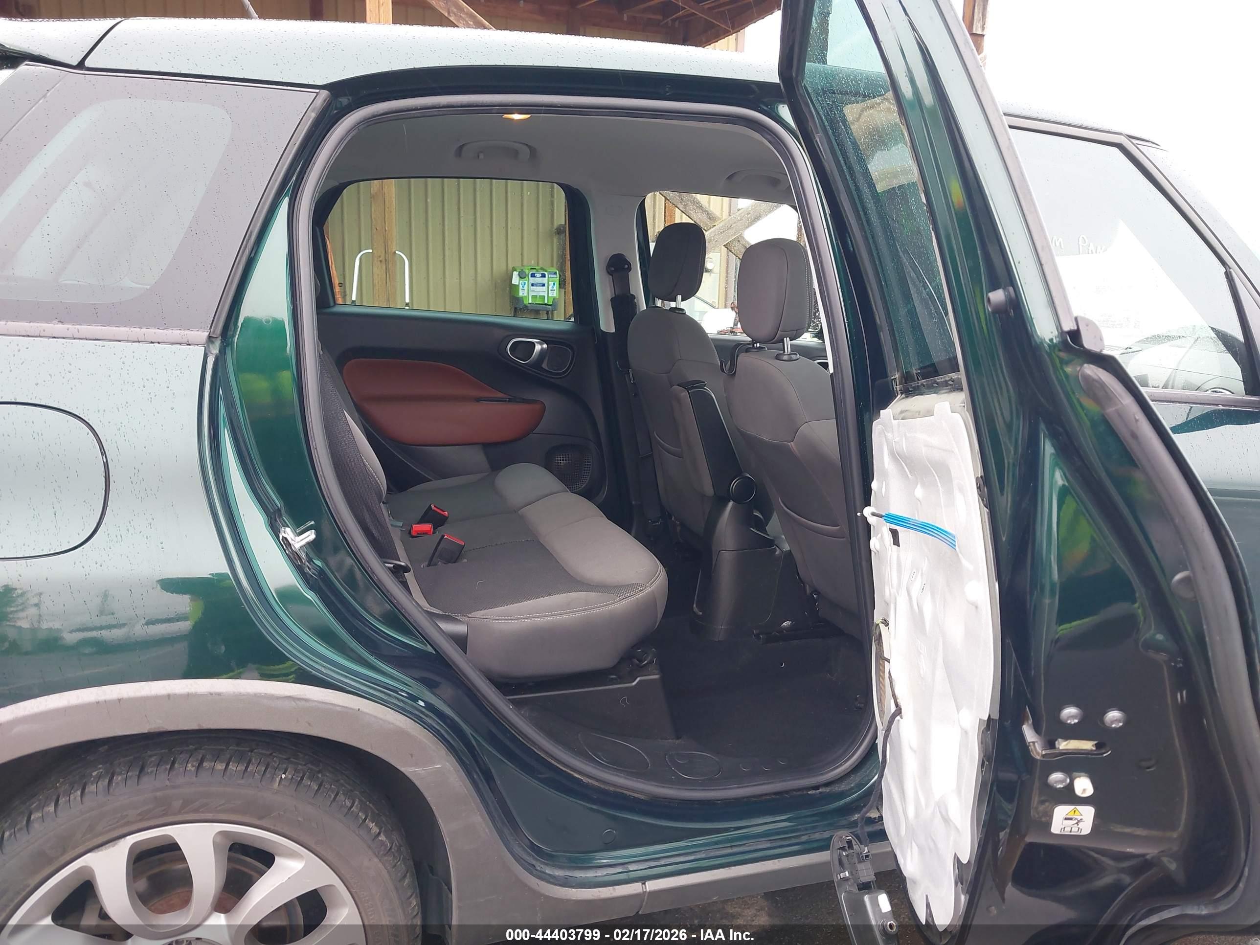 FIAT 500L image 8
