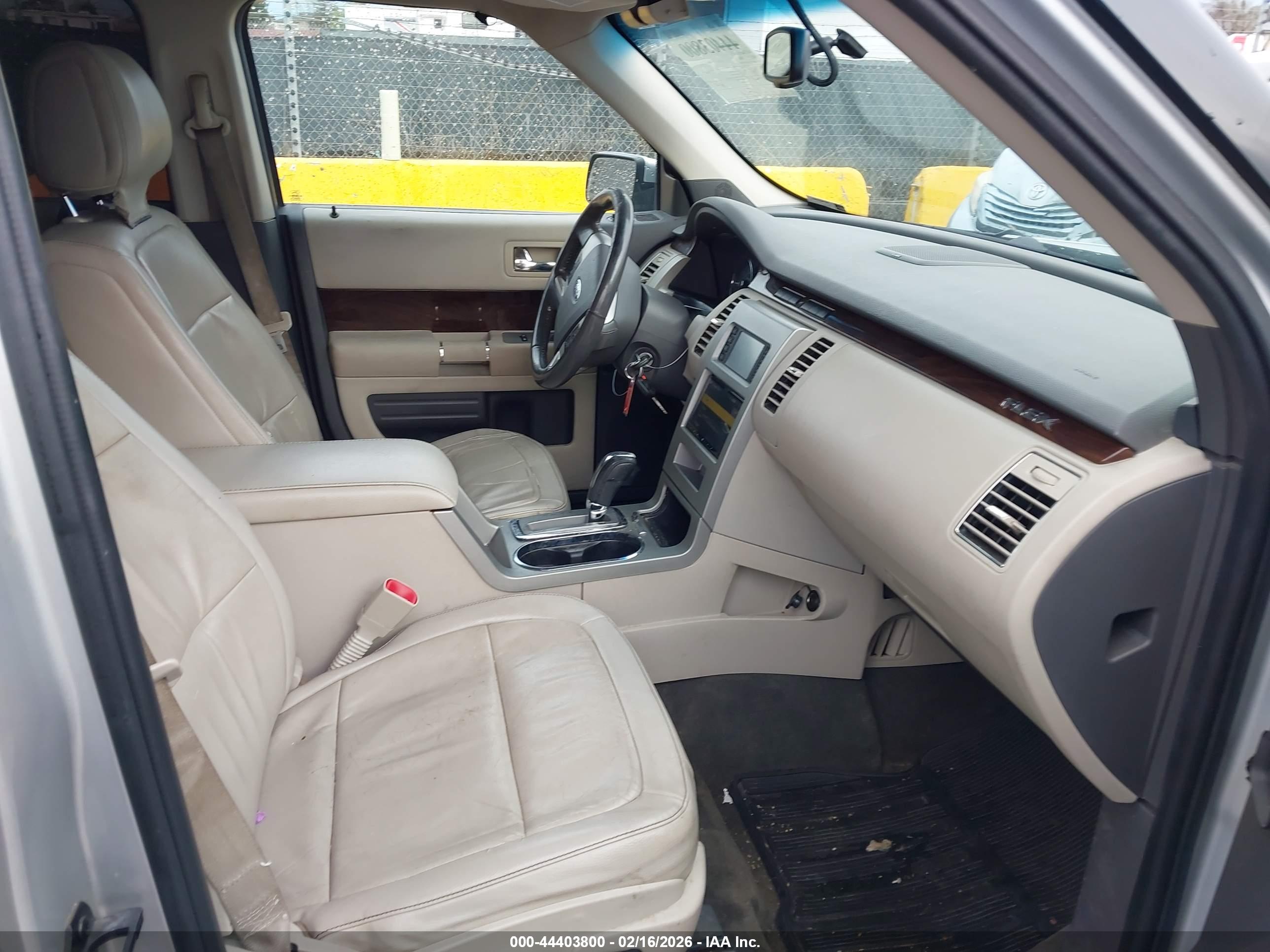 FORD FLEX image 5